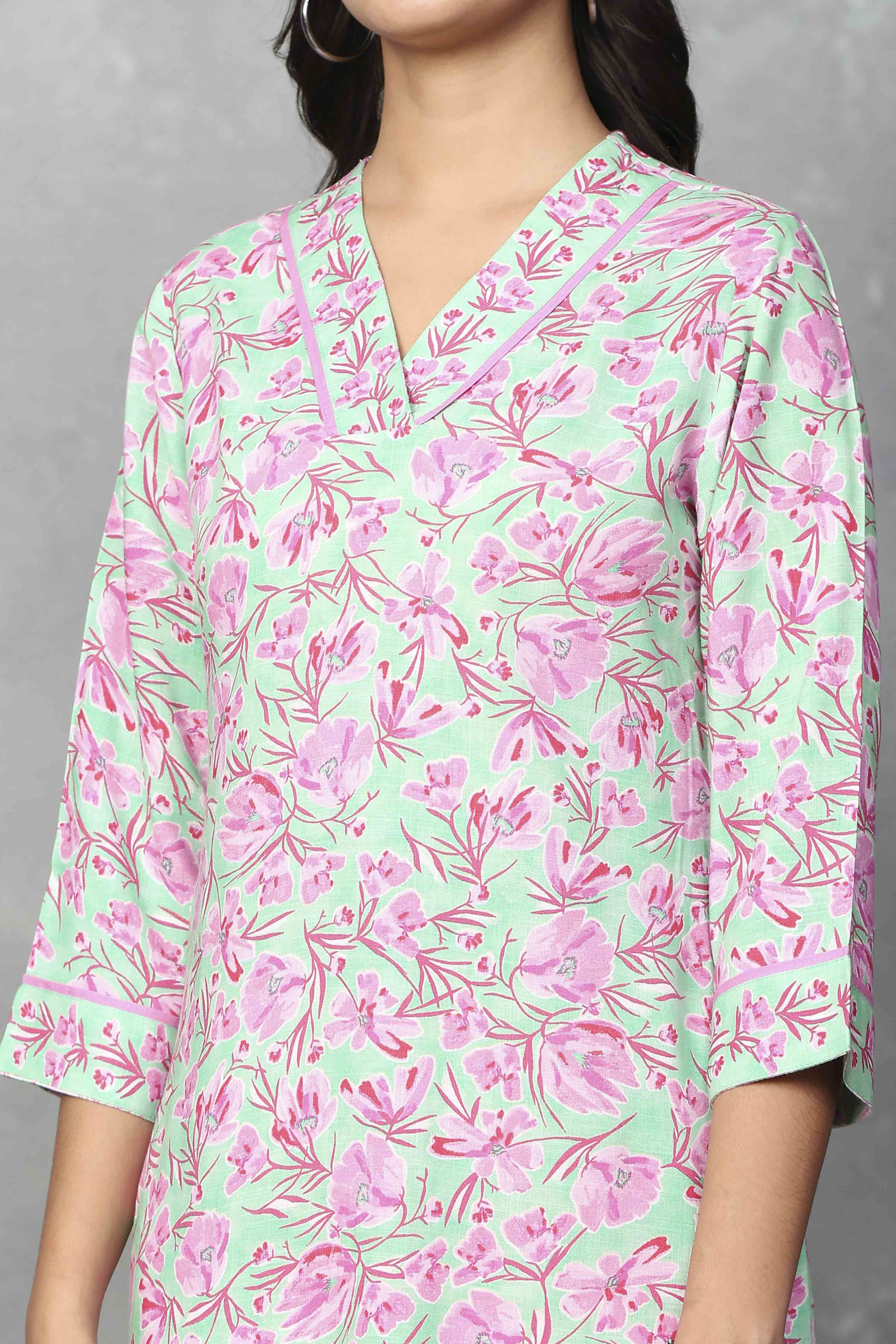 Green Rayon Straight Kurtas image number 1