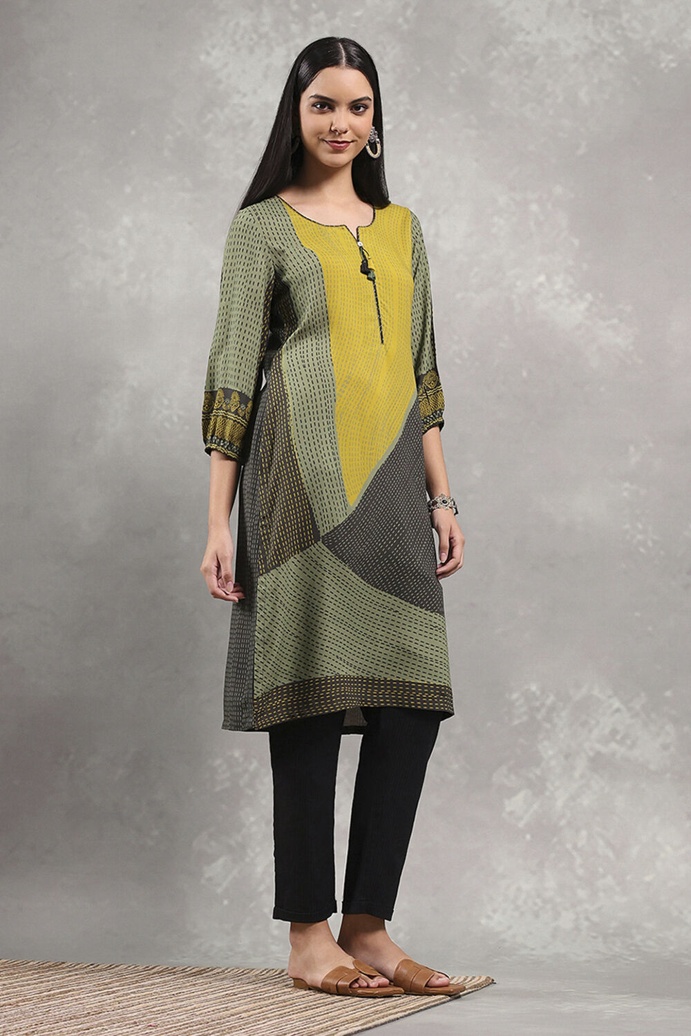 Green Printed Straight Kurta image number 4