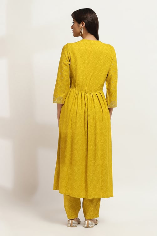 Yellow Rayon Slub Gathered Printed Kurta Palazzo Suit Set image number 4
