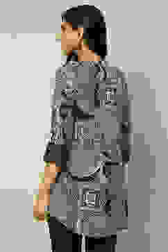 Black Poly Crepe Printed Straight Indie Top image number 3