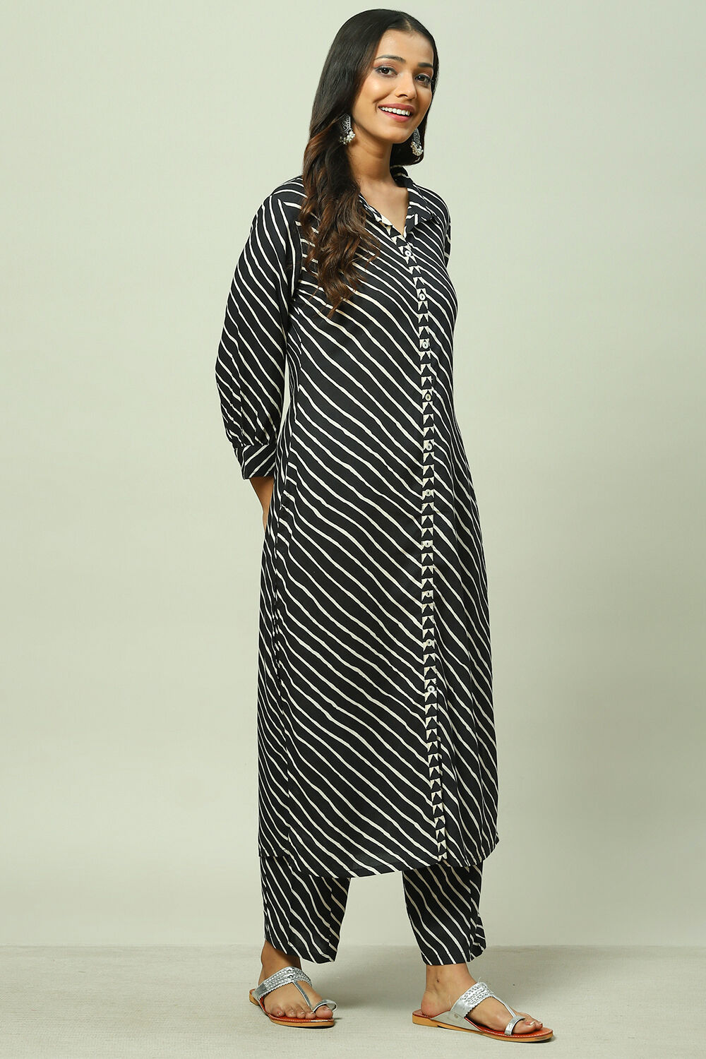 Red Striped Straight Kurta Set image number 5