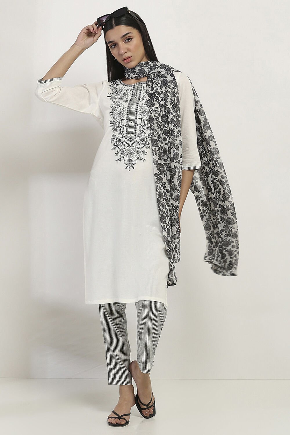 White and Black Printed Straight Suit Set image number 0