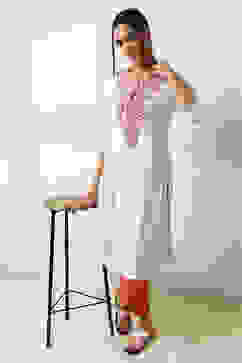 White Cotton Printed Straight Kurta image number 0