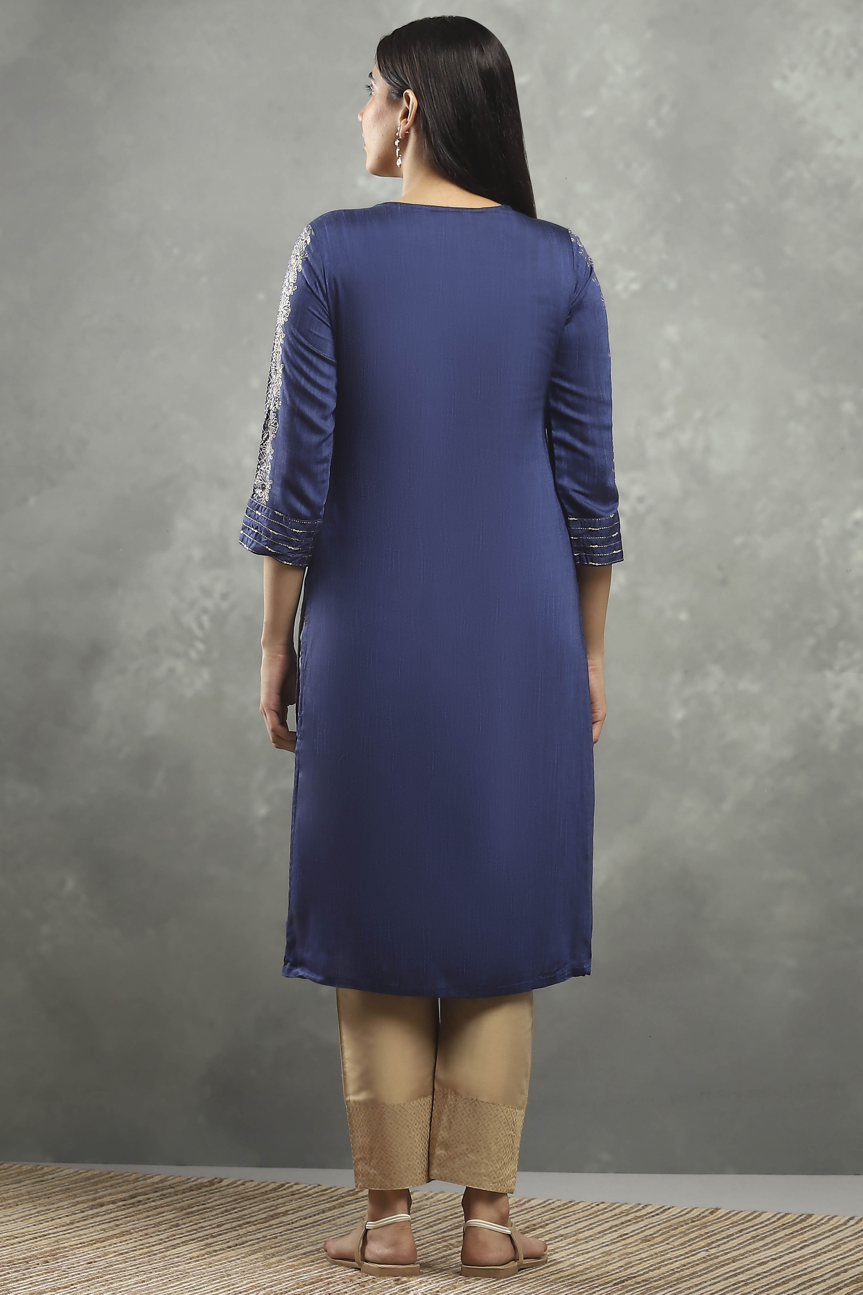 Blue Viscose Straight Kurta Pants Set image number 4