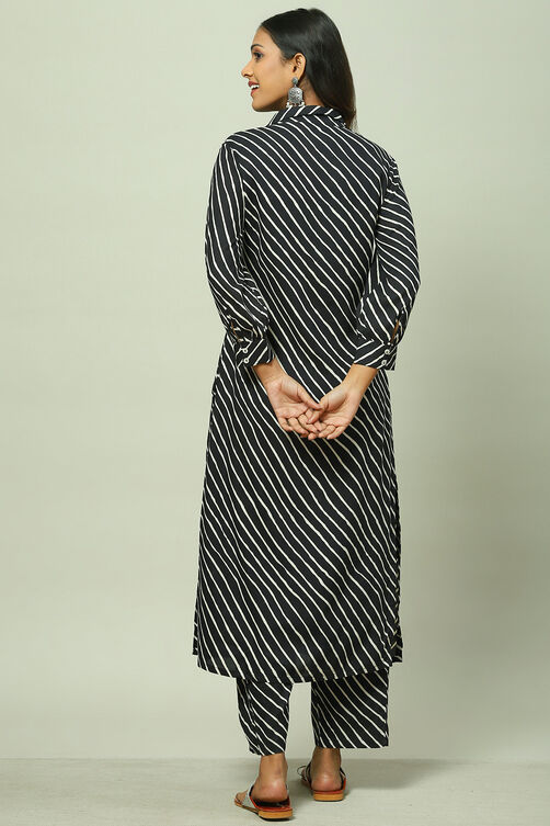 Red Striped Straight Kurta Set image number 4
