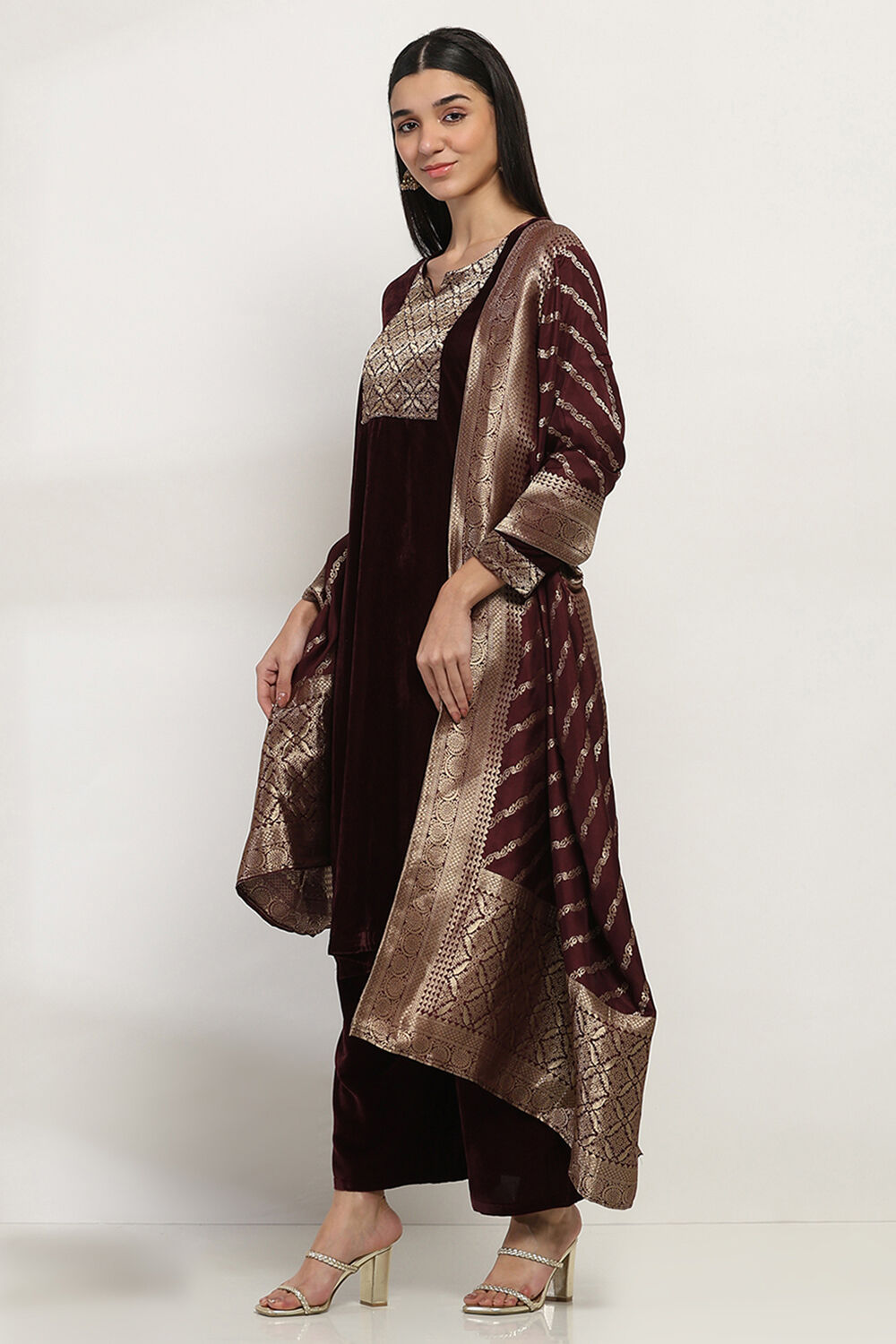 Wine Poly Velvet Straight Solid Kurta Palazzo Suit Set image number 3