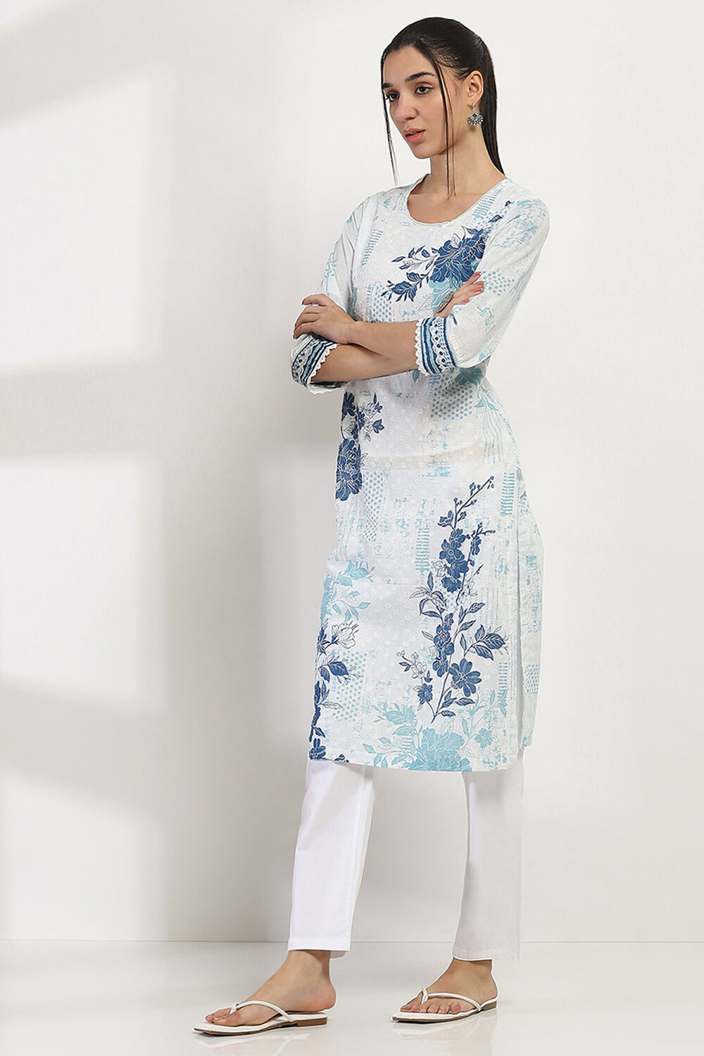 Off-White and Blue Cotton Straight Kurta image number 2