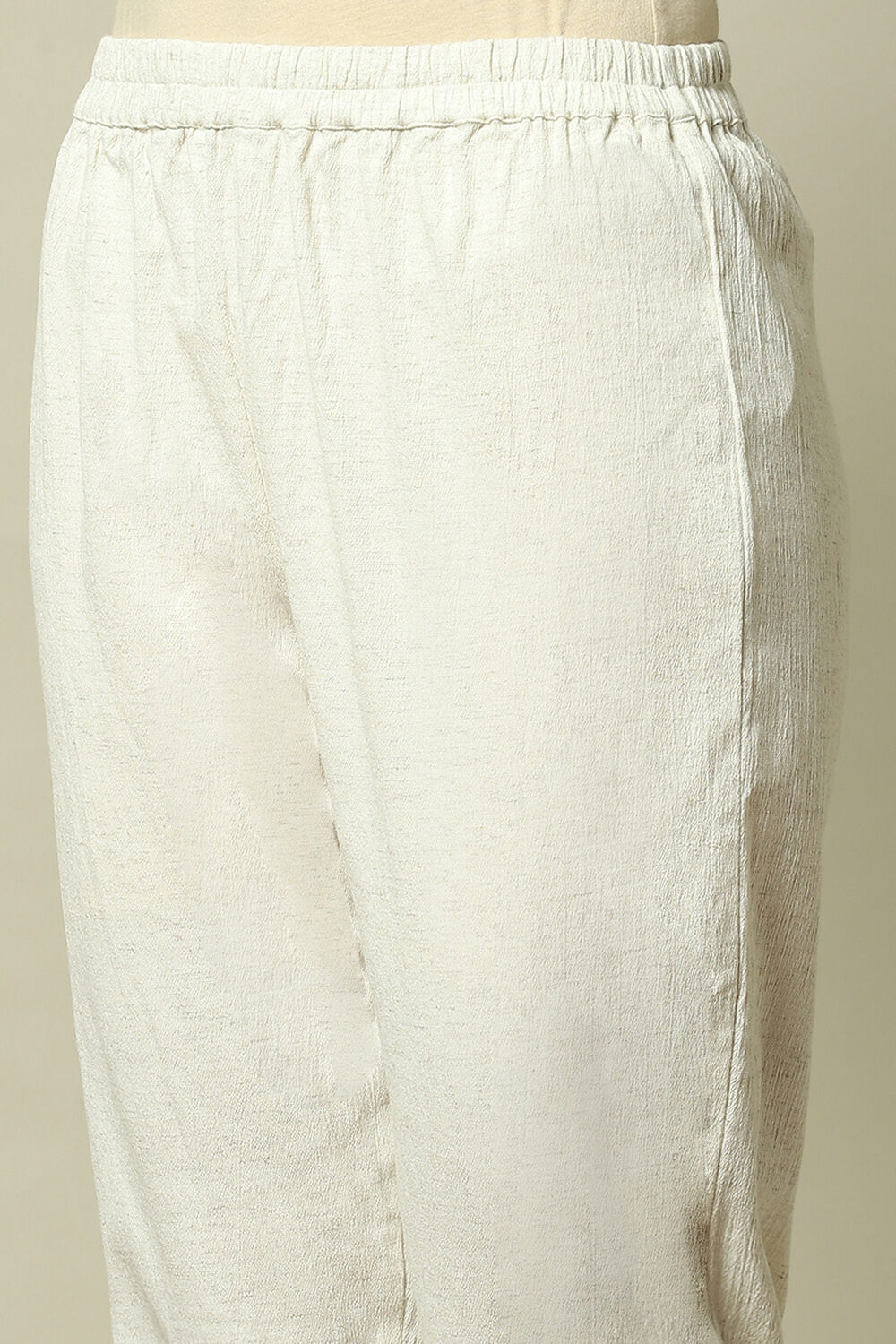 Off-White Solid Slim Fit Pants image number 1