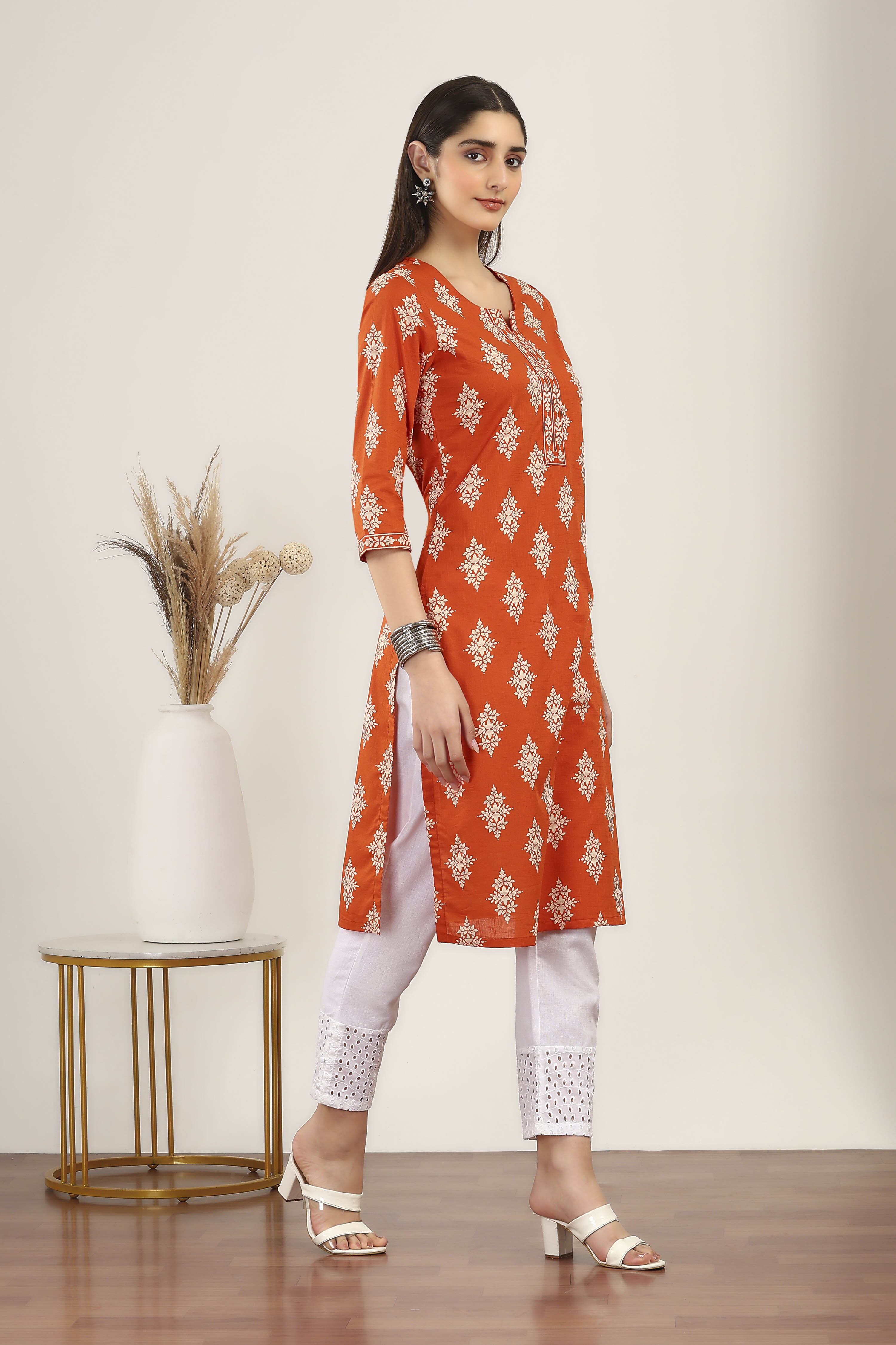 Brown Cotton Straight Kurtas image number 4