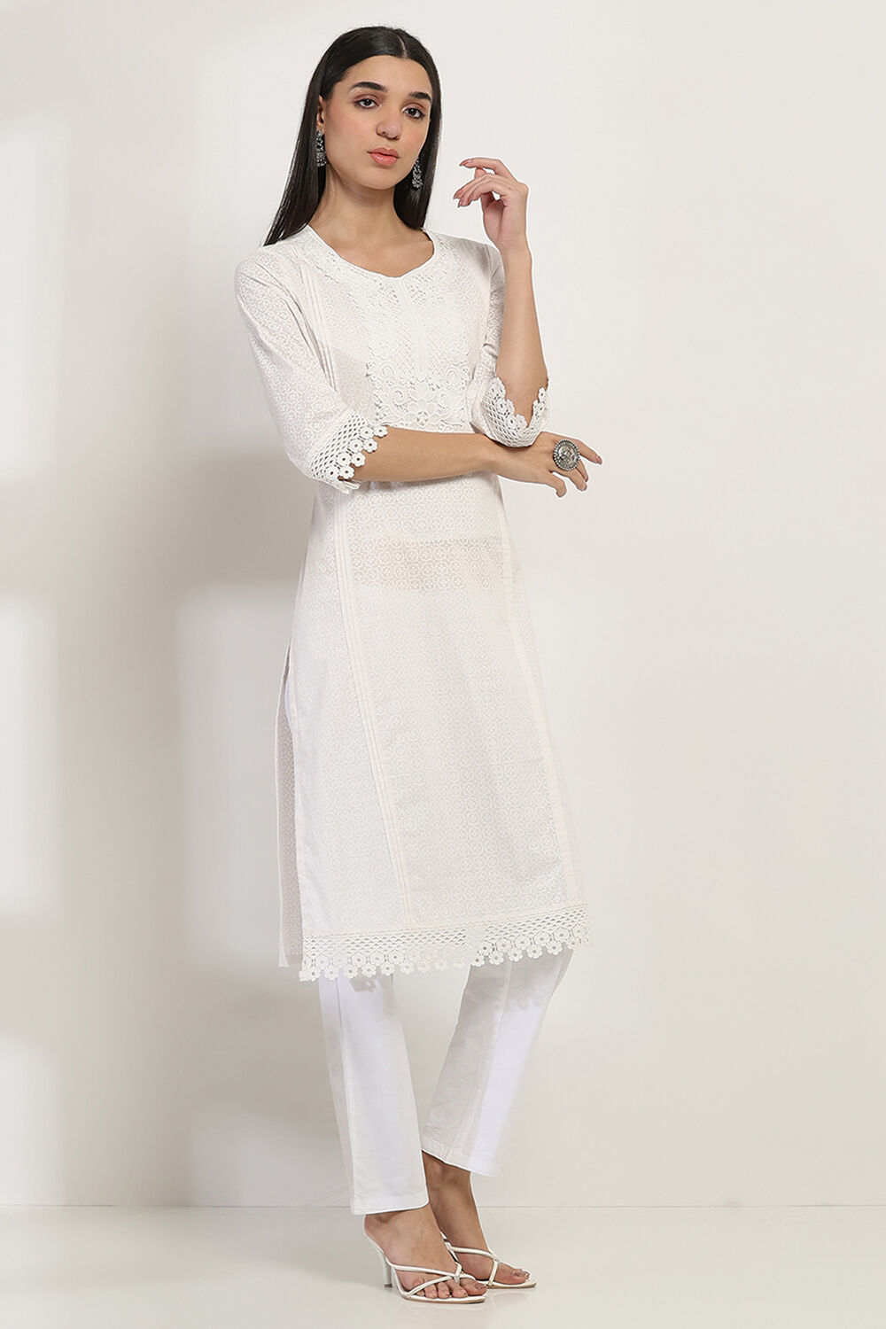 White Cotton Printed Straight Kurta image number 4