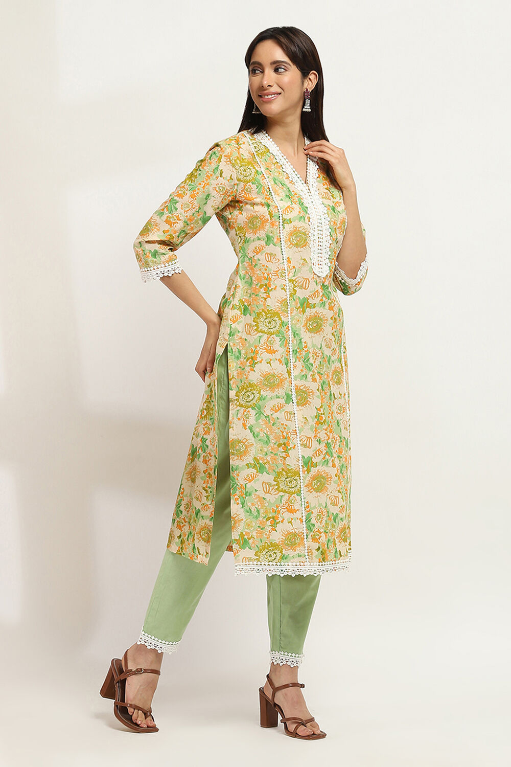 Green Cotton Floral Straight Kurta Set image number 5