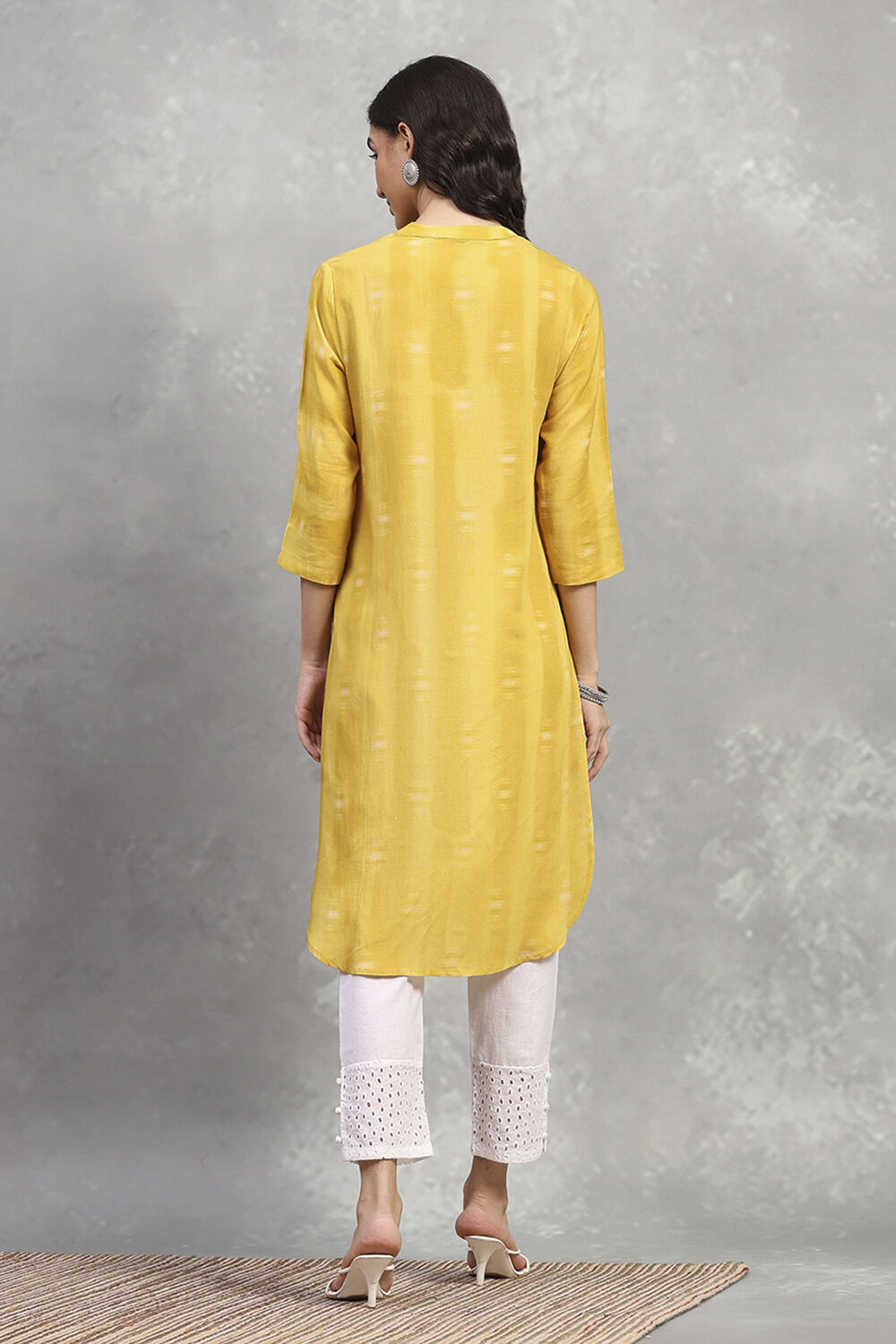 Yellow Viscose Rayon Printed Straight Kurta image number 3