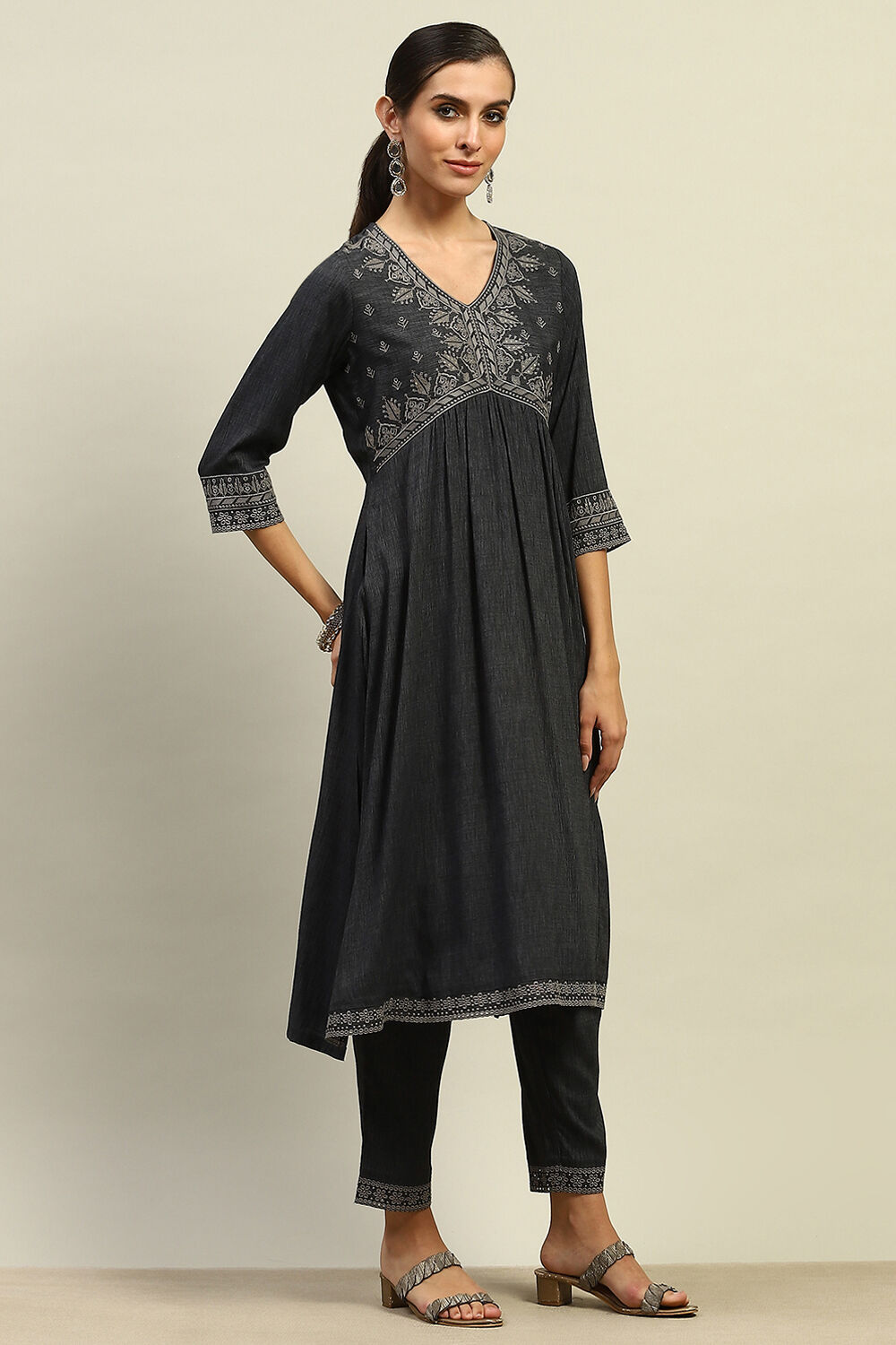 Black Viscose Blend Gathered Embroidered Kurta Palazzo Suit Set image number 5