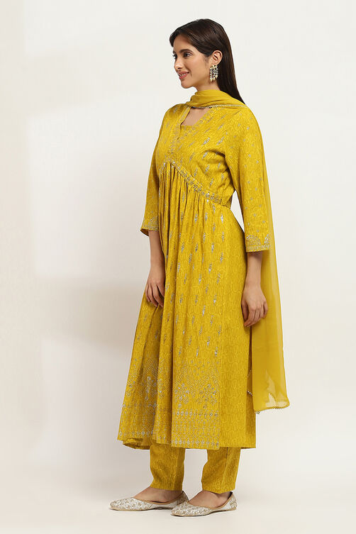 Yellow Rayon Slub Gathered Printed Kurta Palazzo Suit Set image number 3