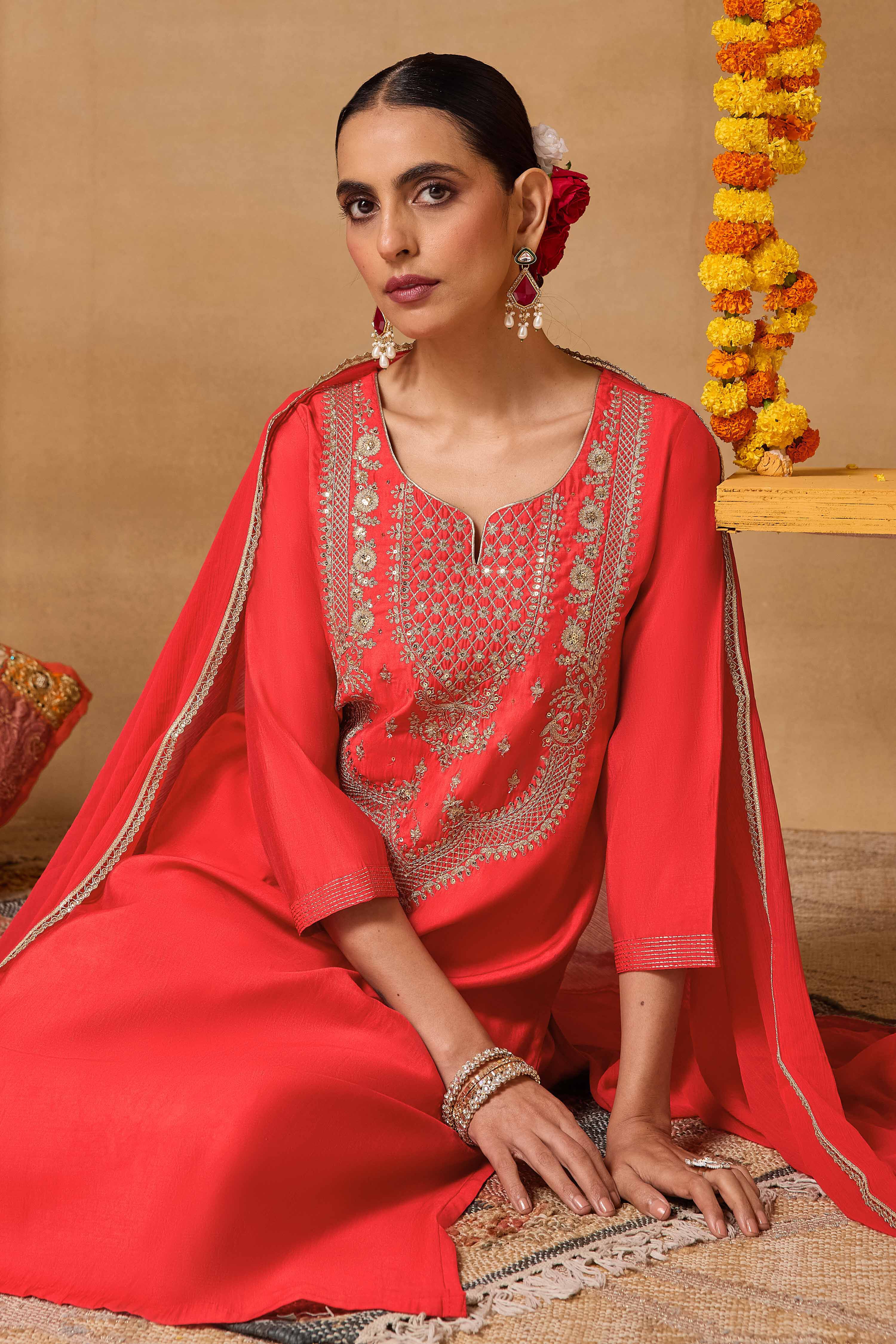 Red Viscose Blend Straight Solid Suit Set image number 8
