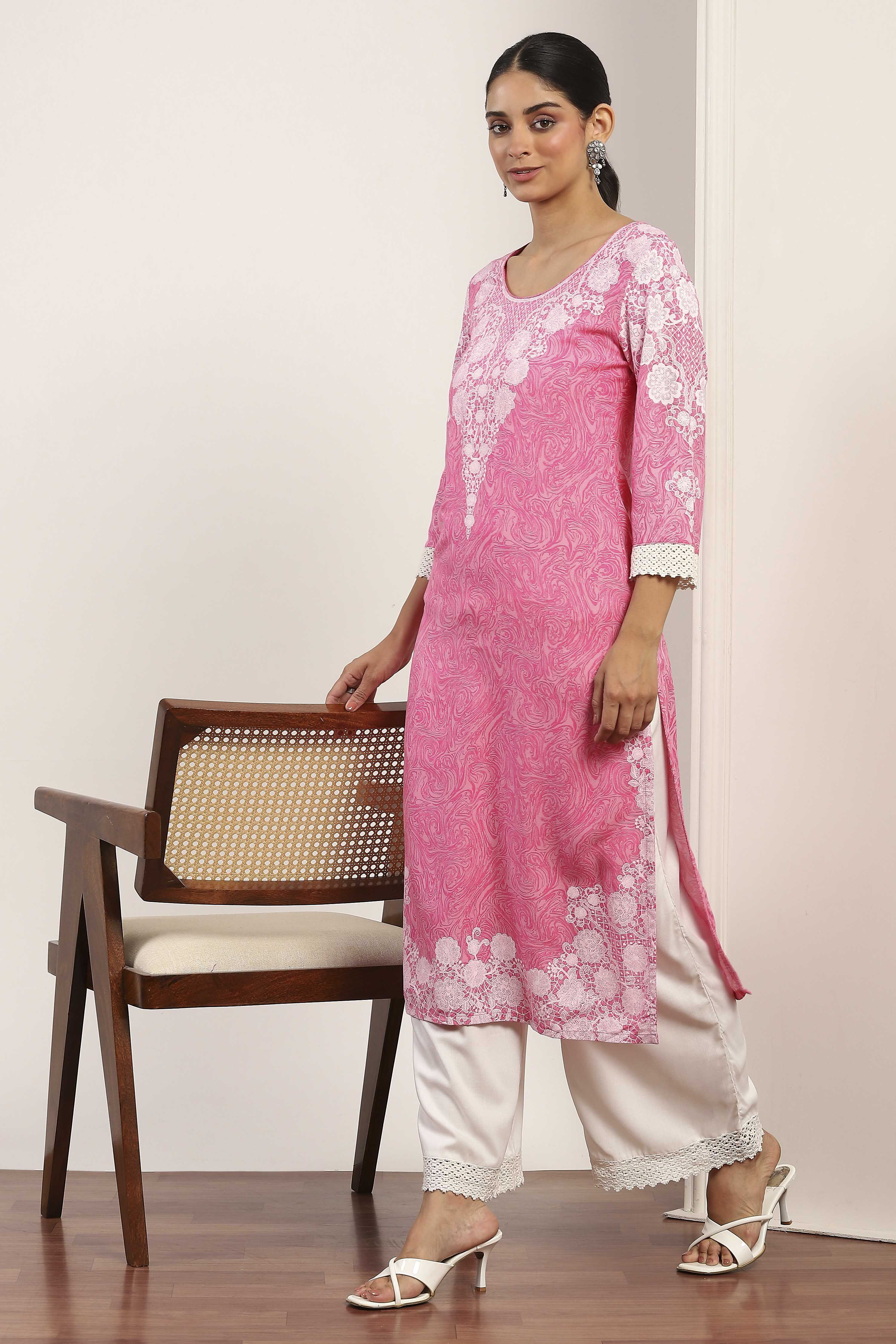 Pink  Straight Kurta Pants Set image number 0