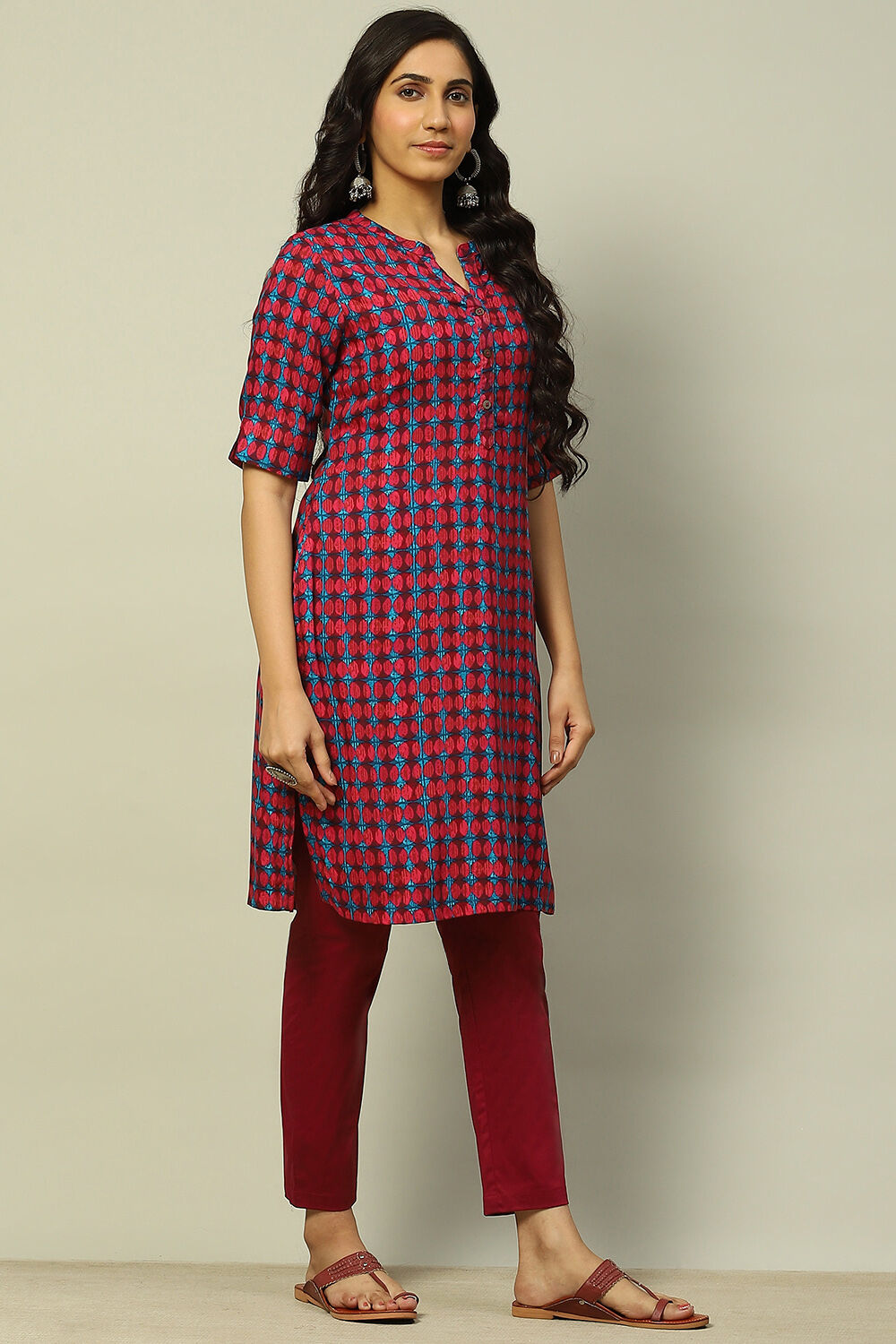 Magenta Geometric Printed Straight Kurta image number 4