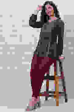 Black Poly Crepe Printed Straight Top image number 0