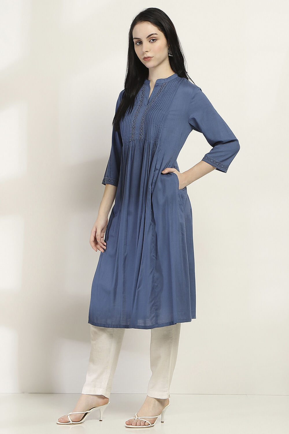 Indigo Solid Flared Kurta image number 2