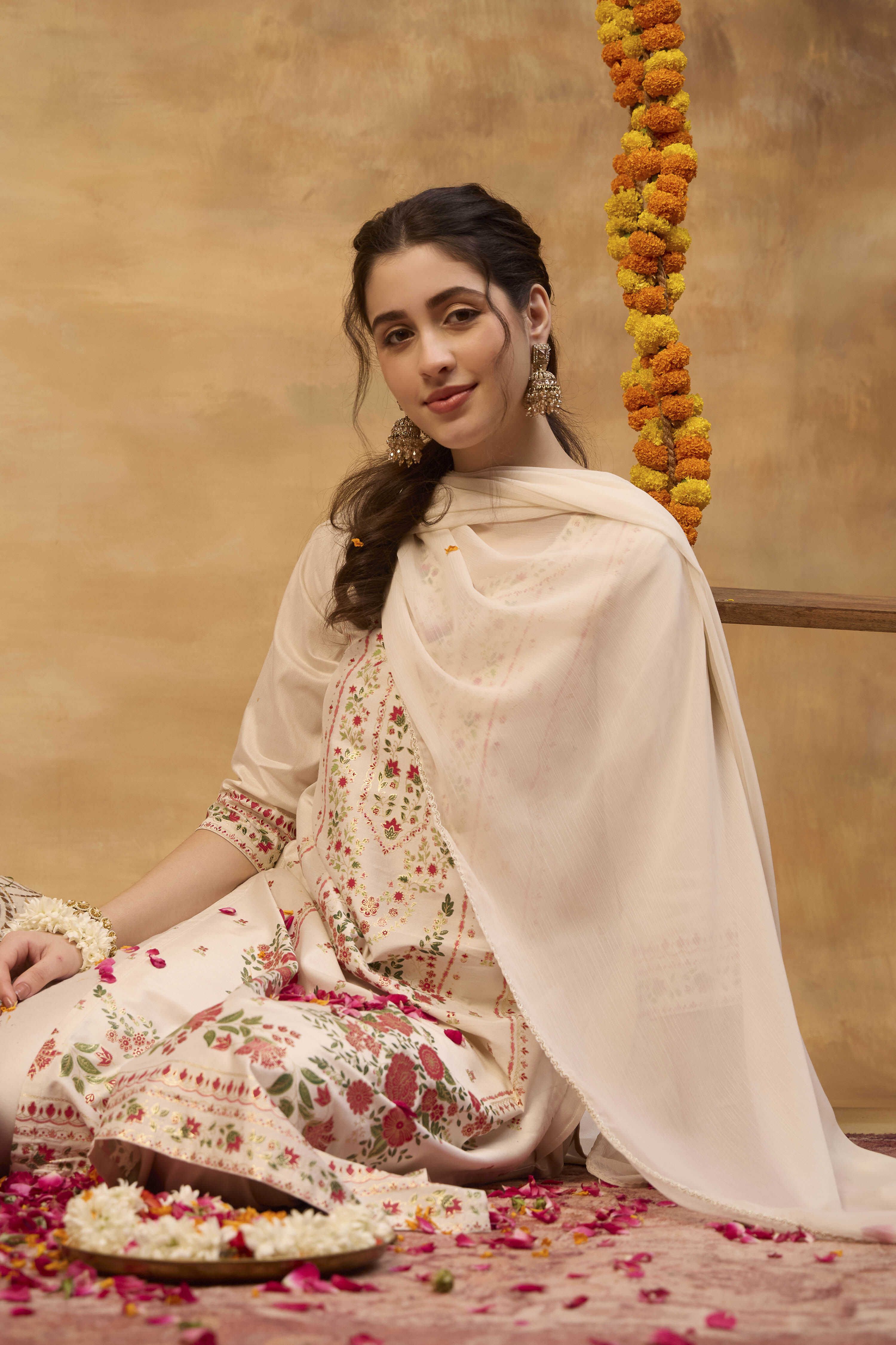 Off White Viscose Blend Straight Printed  image number 0