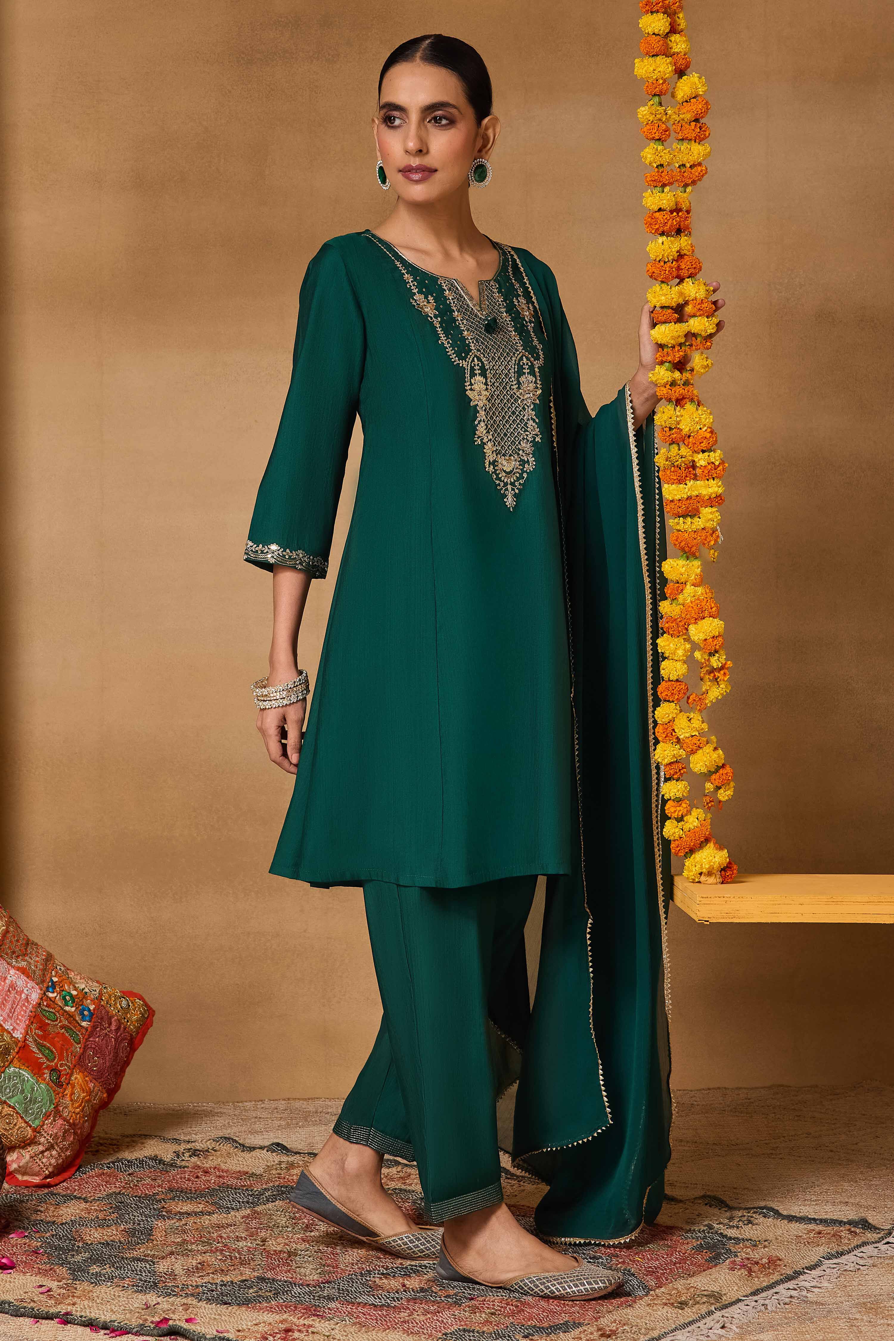 Green Viscose Blend A-Line Solid Suit Set image number 6