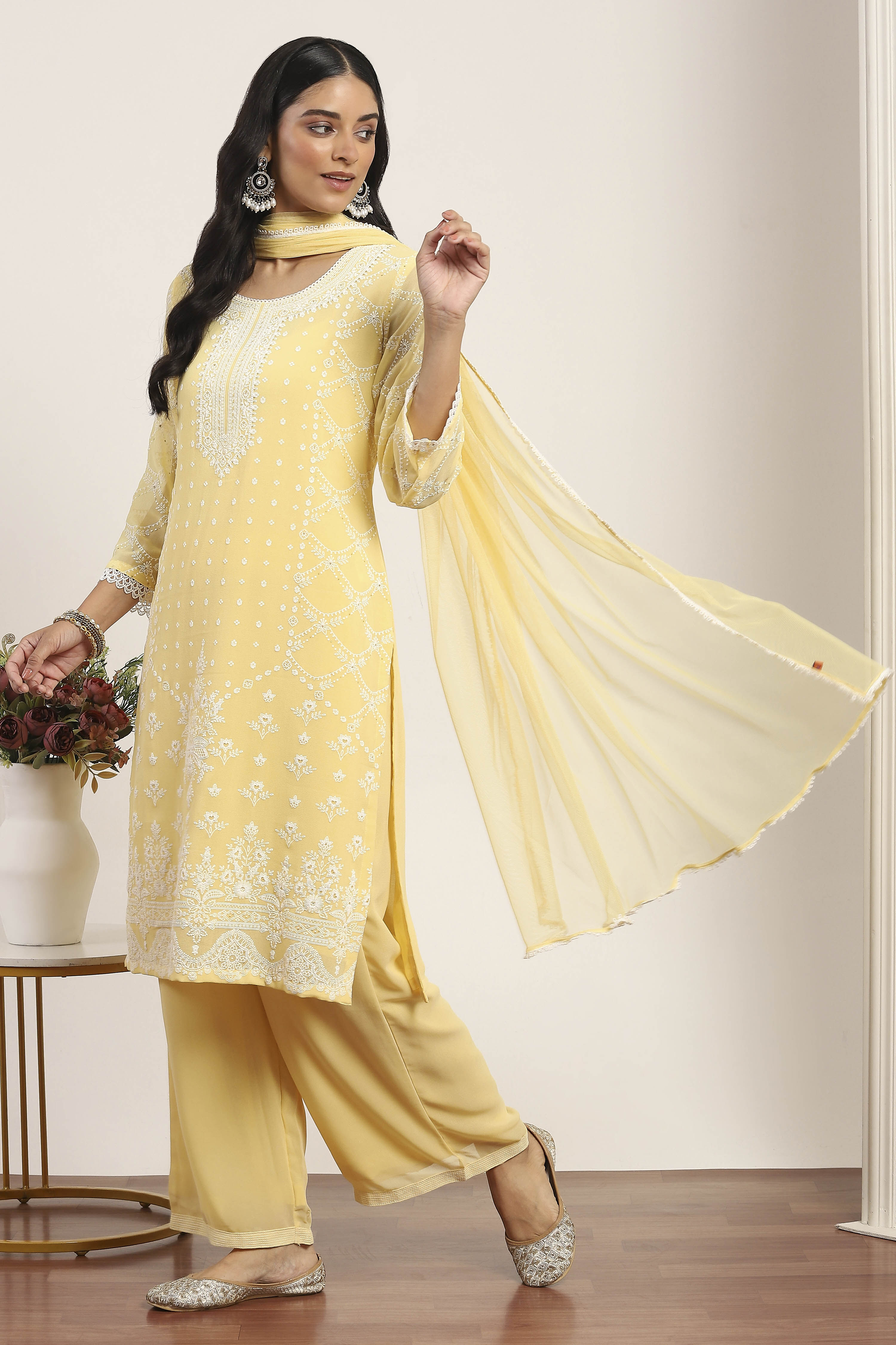 Yellow Polyester Straight Suit Sets image number 3
