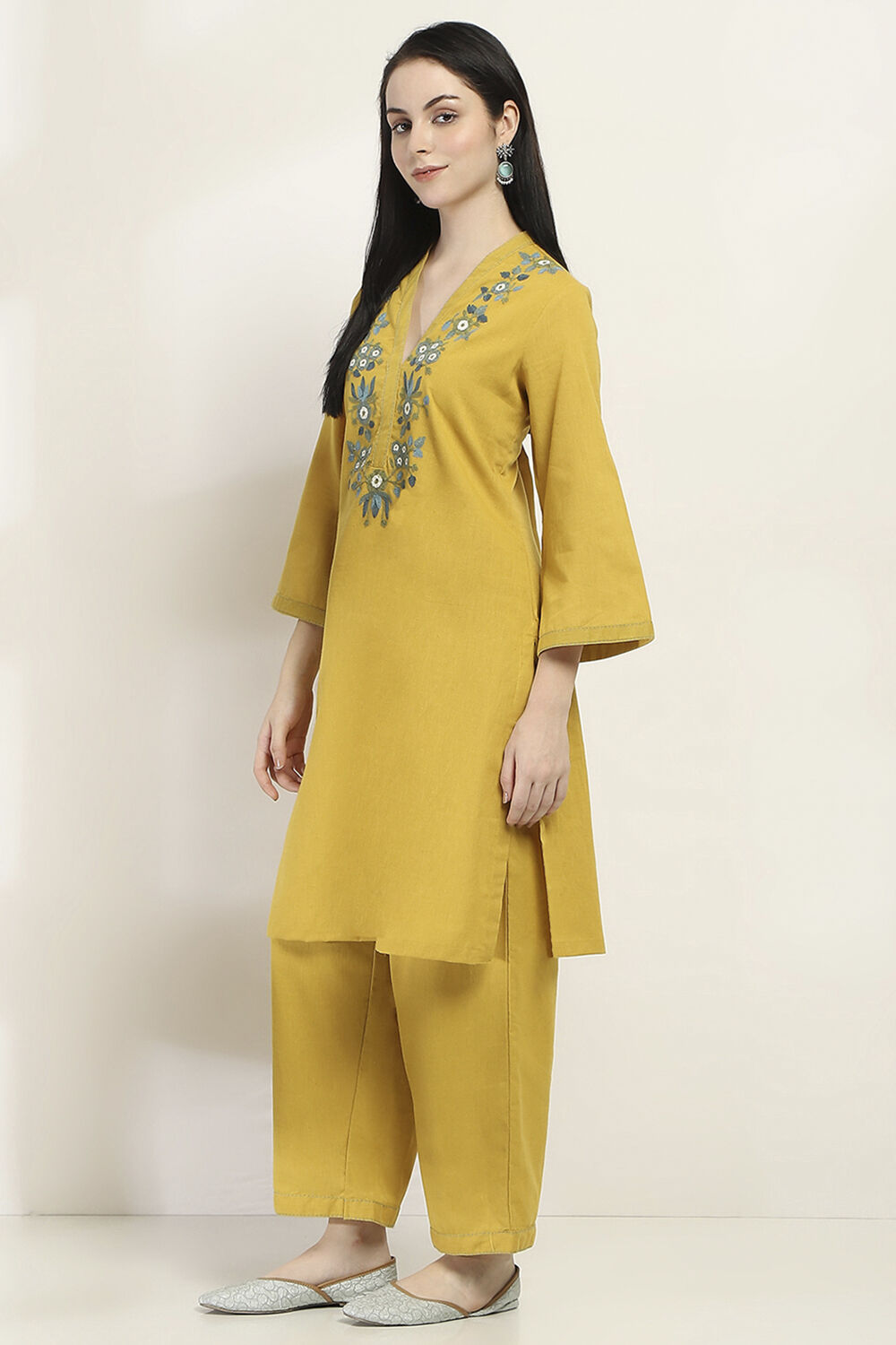 Yellow Cotton Embroidered Straight Kurta Set image number 3