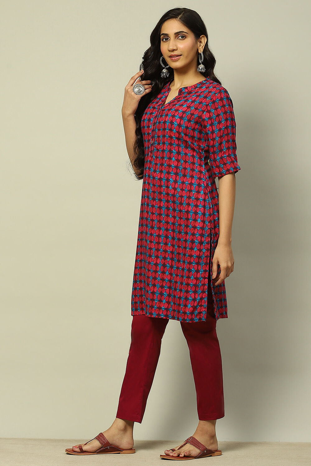 Magenta Geometric Printed Straight Kurta image number 2