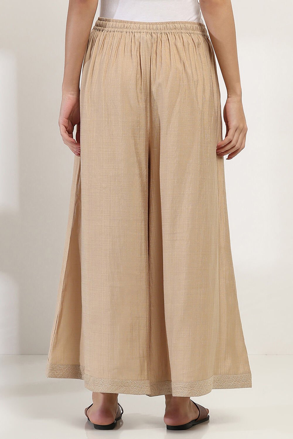 Gold-Toned Solid Flared Palazzos image number 4