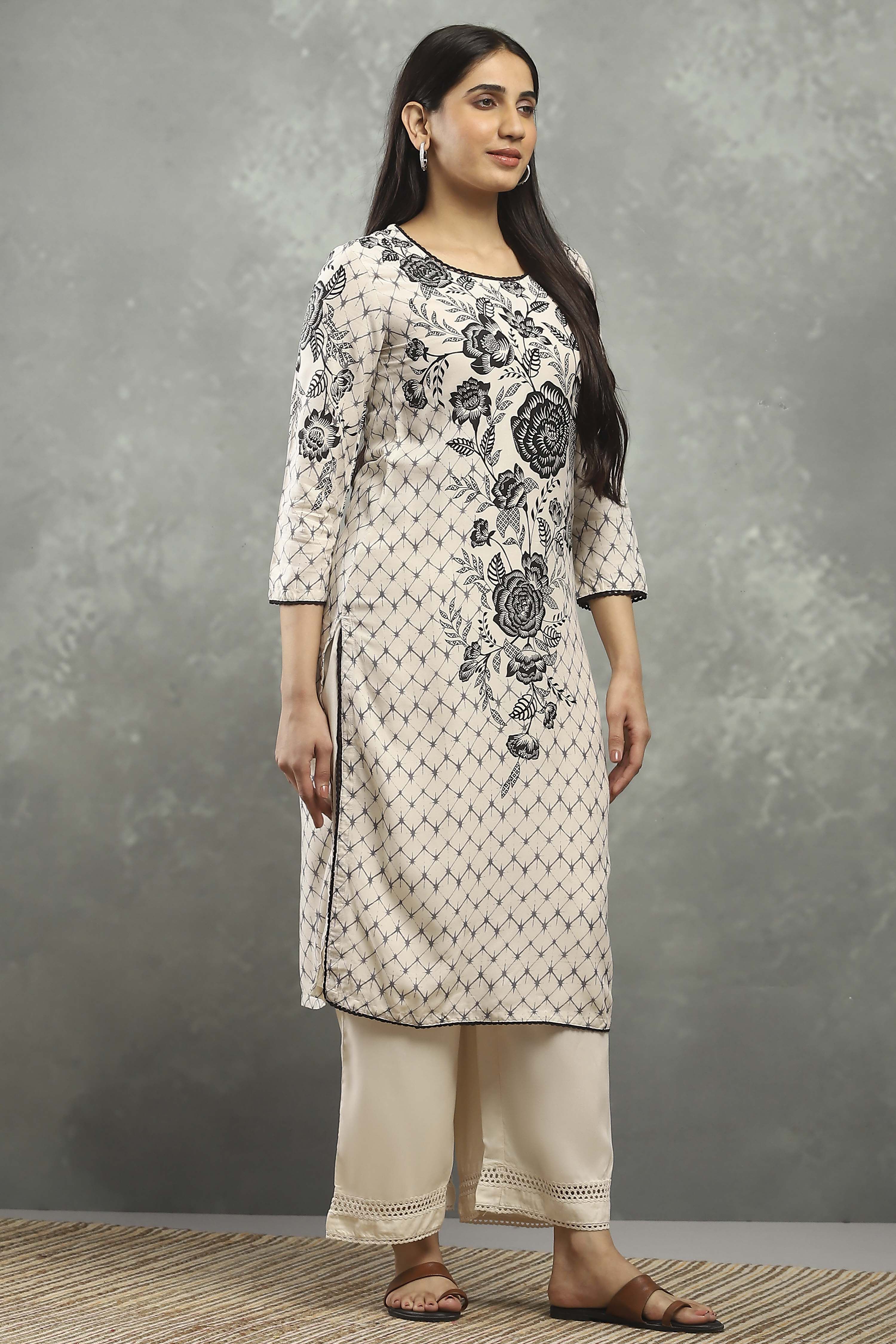 Off White Viscose Straight Kurta Pants Set image number 5