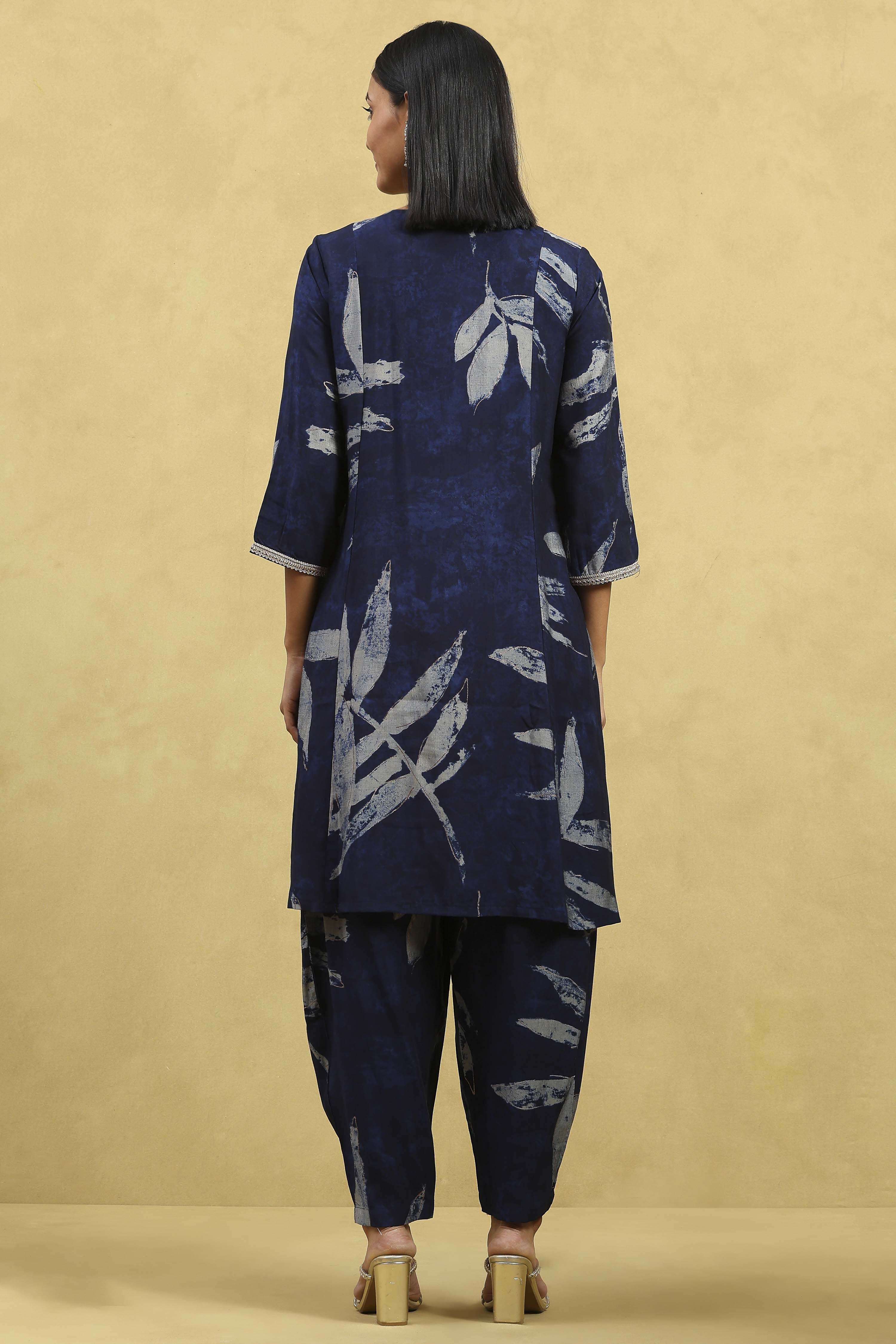 Indigo Blue Viscose Blend Printed Kalidar Kurta Pants Set image number 4
