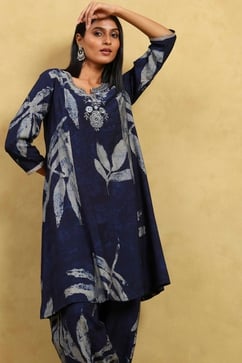 Indigo Blue Viscose Blend Printed Kalidar Kurta Pants Set image number 7