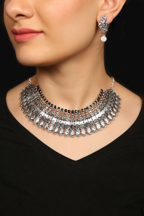 Silver Metal Brass Necklace image number 0