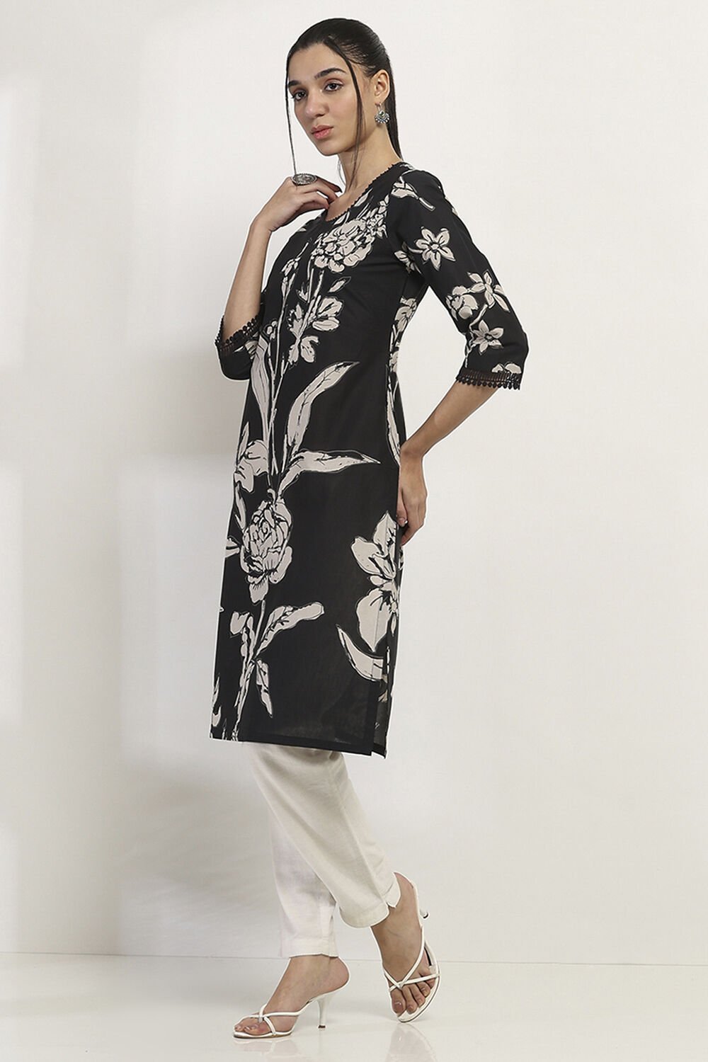 Black Cotton Printed Straight Kurta image number 2