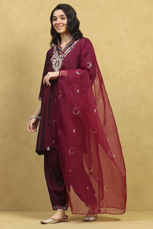 Deep Green Polyester Blend Embroidered A-Line Suit Set image number 3