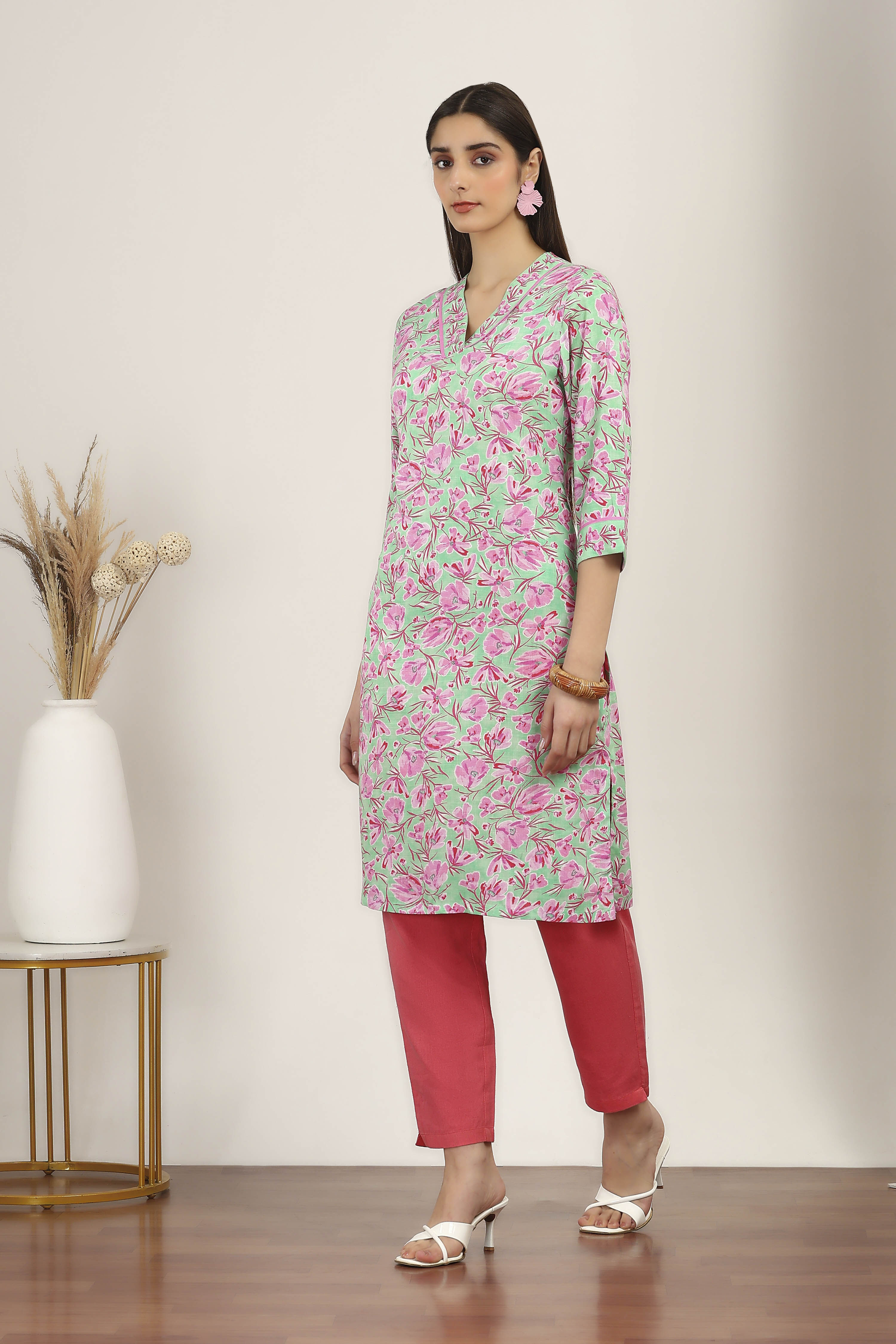 Lavender Printed Straight Kurta image number 2