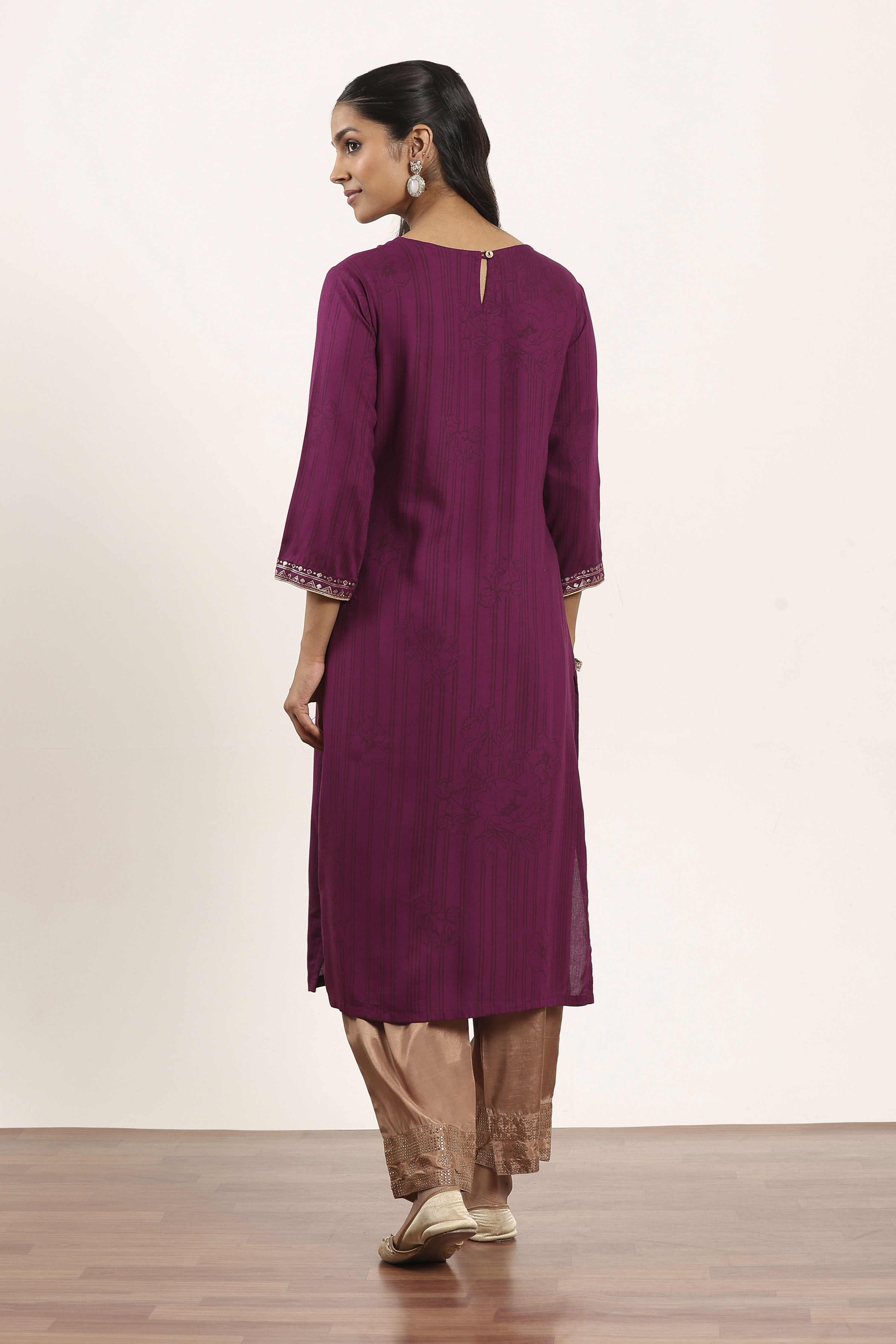 Purple Viscose Rayon Straight Kurta Pants Set image number 4