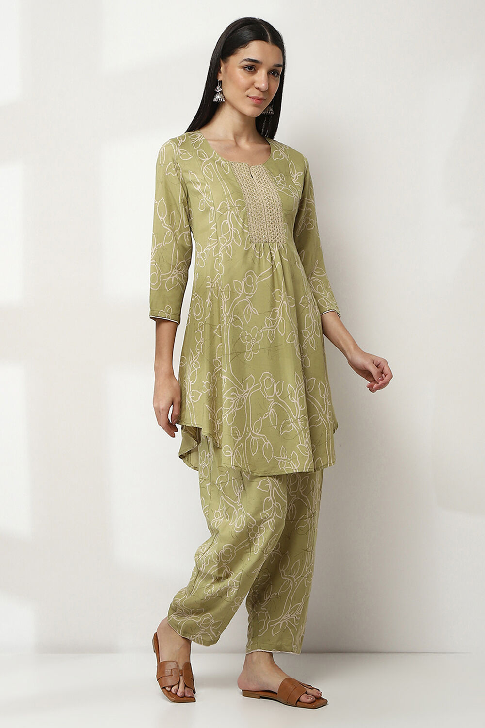 Lime Green Printed Straight Co-ord Set image number 5