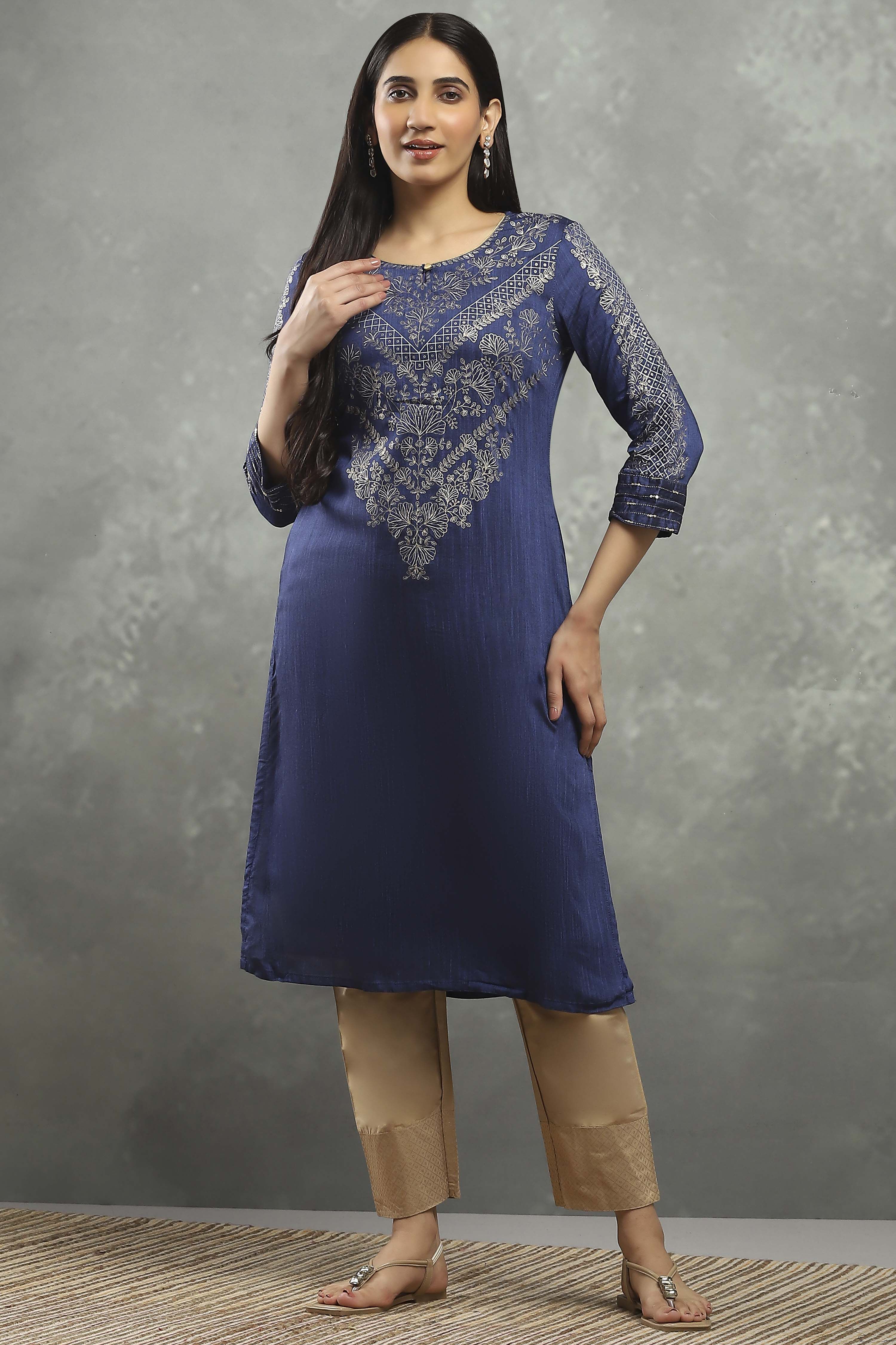 Blue Viscose Straight Kurta Pants Set image number 6