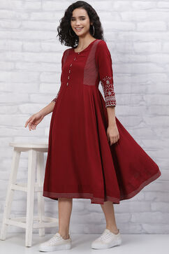 Red LIVA Schiffli Anarkali Kurta Dress image number 5