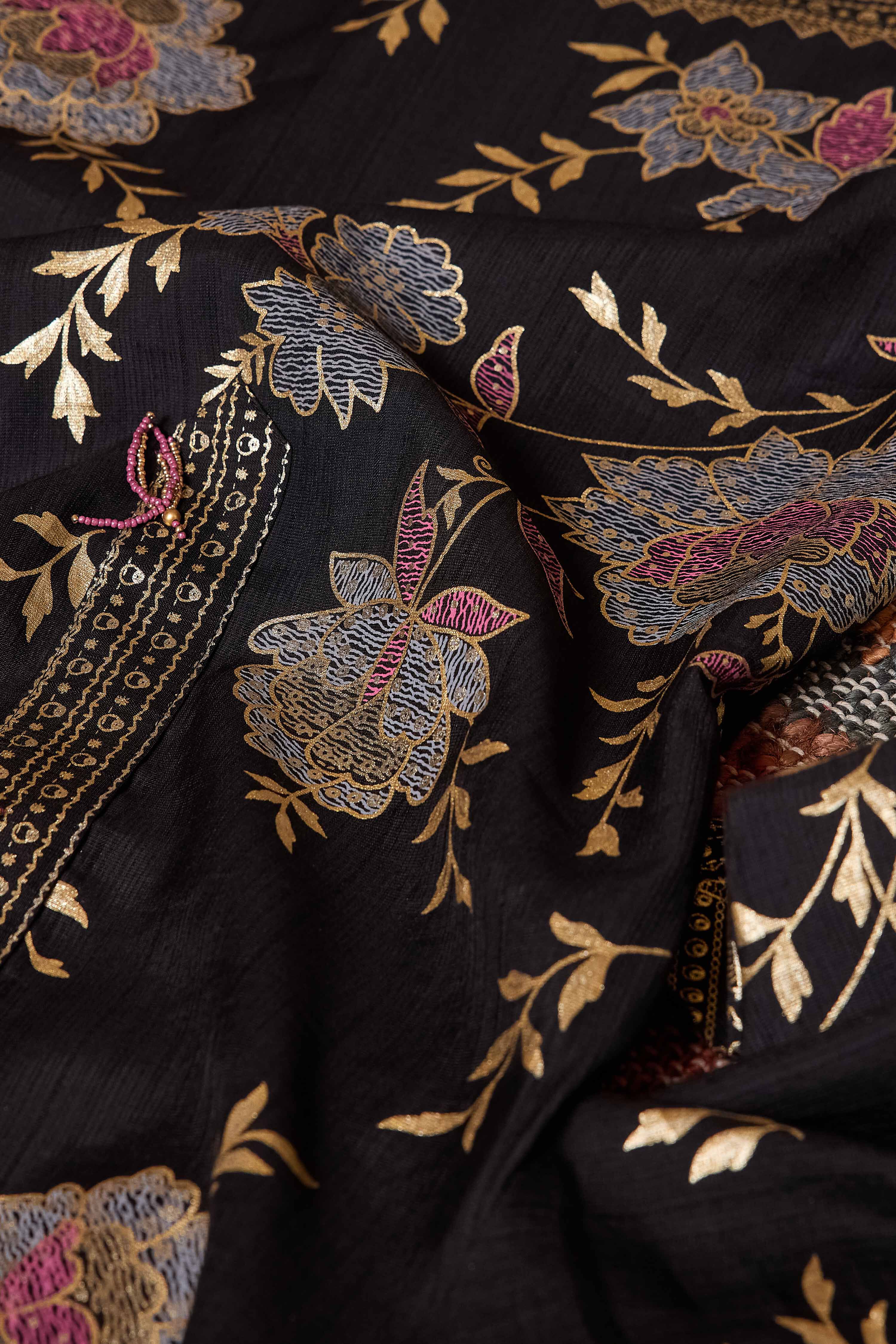 Black Viscose Blend Straight Printed Suit Set image number 3