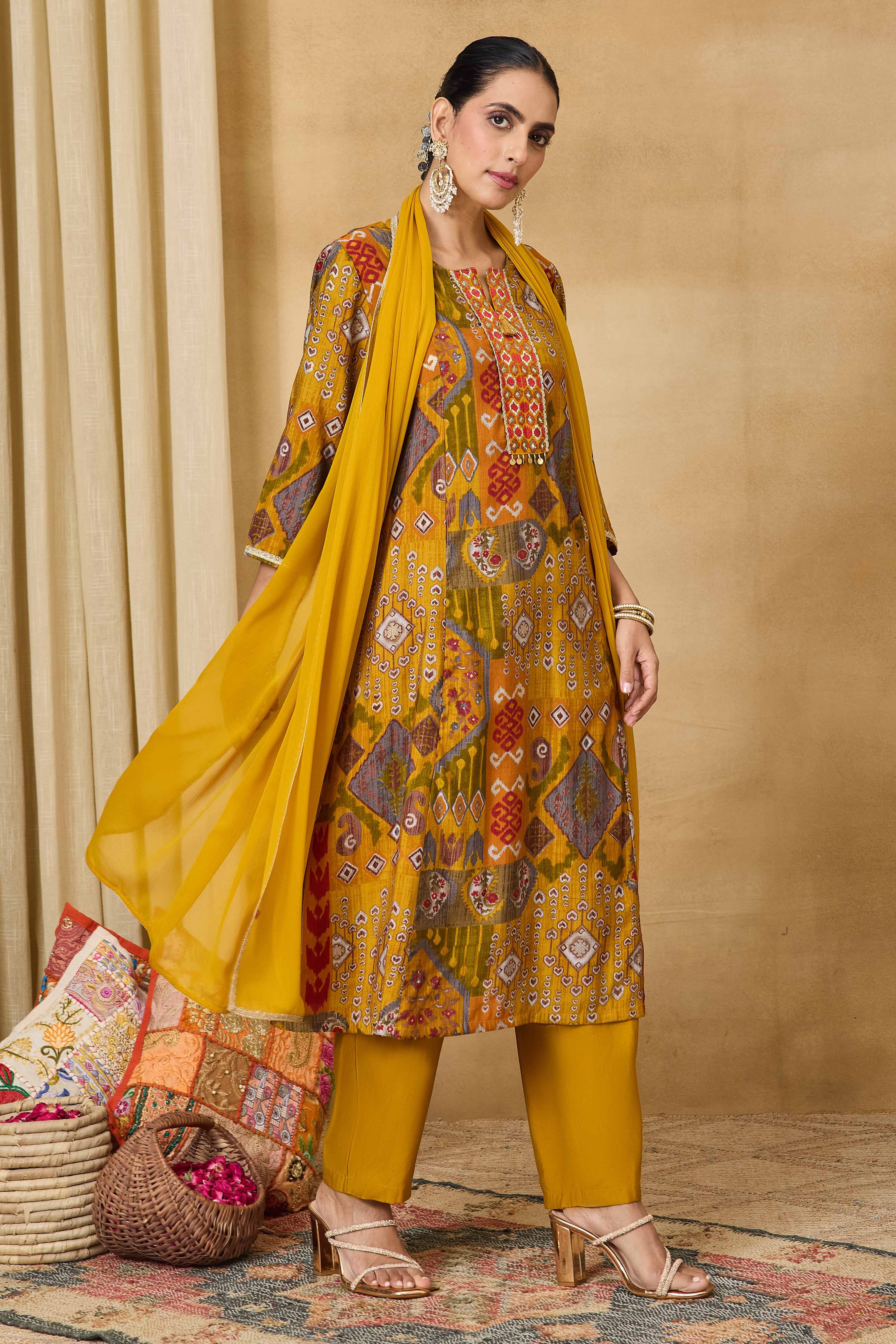 Yellow Viscose Blend Straight Printed Suit Set image number 4