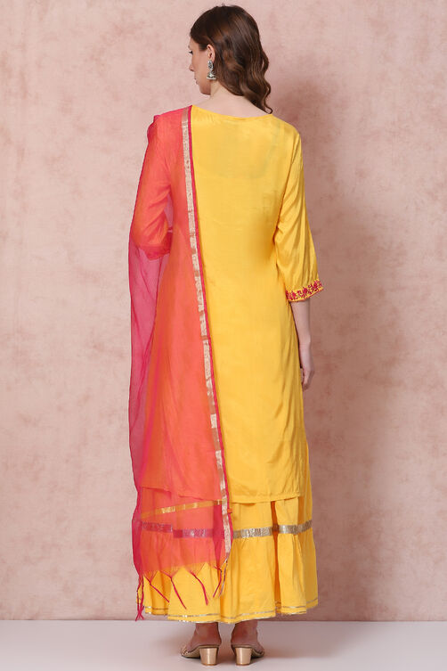 Pink Straight Solid Suit Set image number 4
