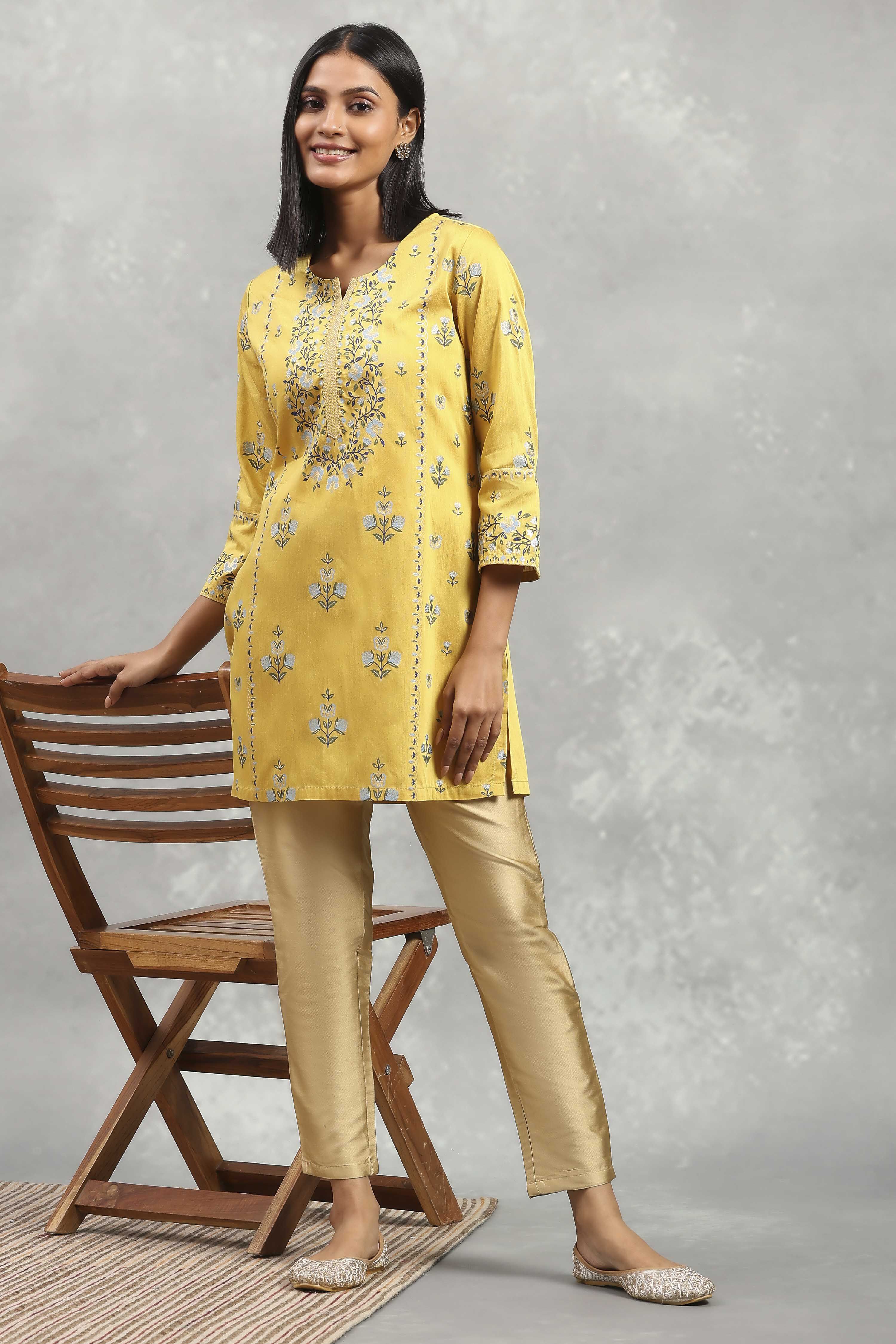 Yellow Viscose Blend Printed Straight Top image number 0