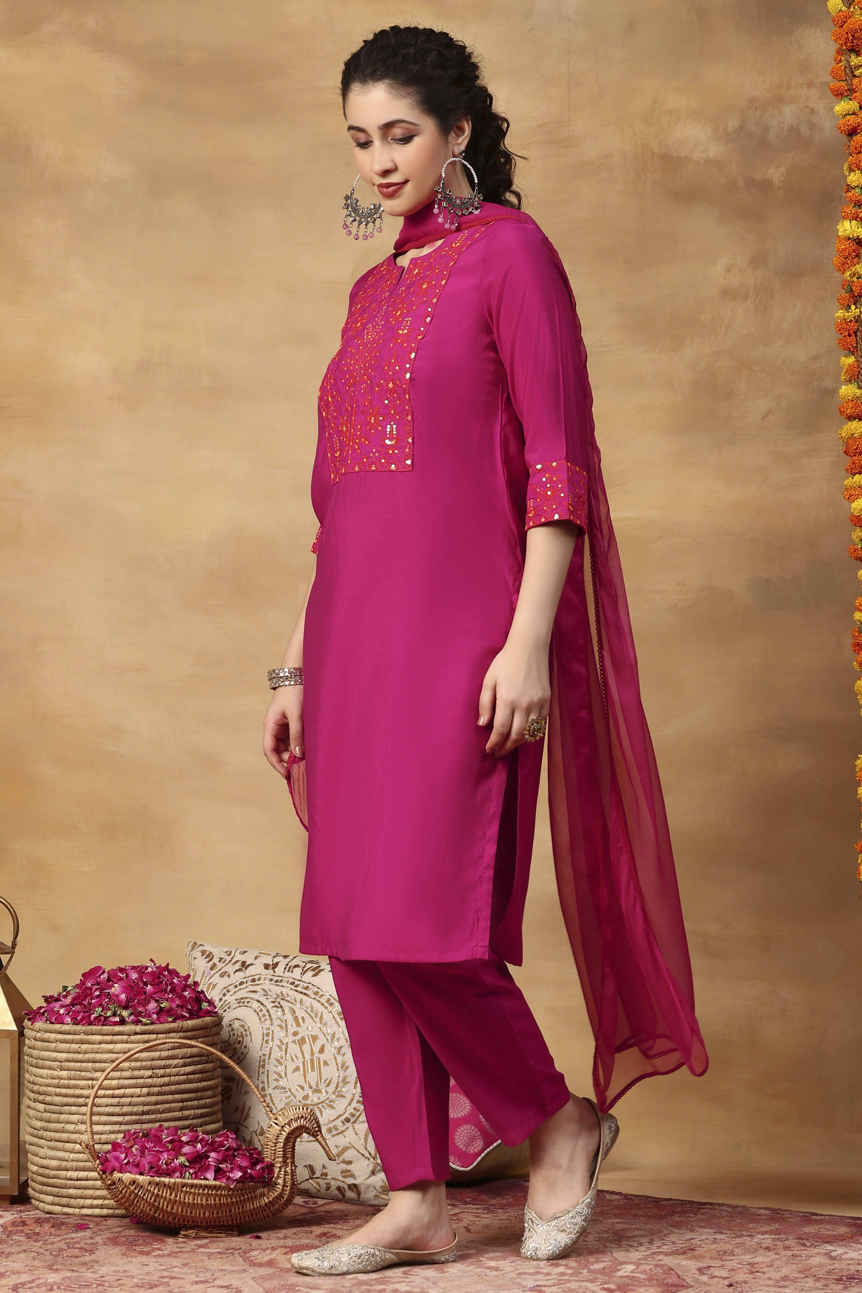 Fuchsia Aari Embroidered Kurta Set image number 3