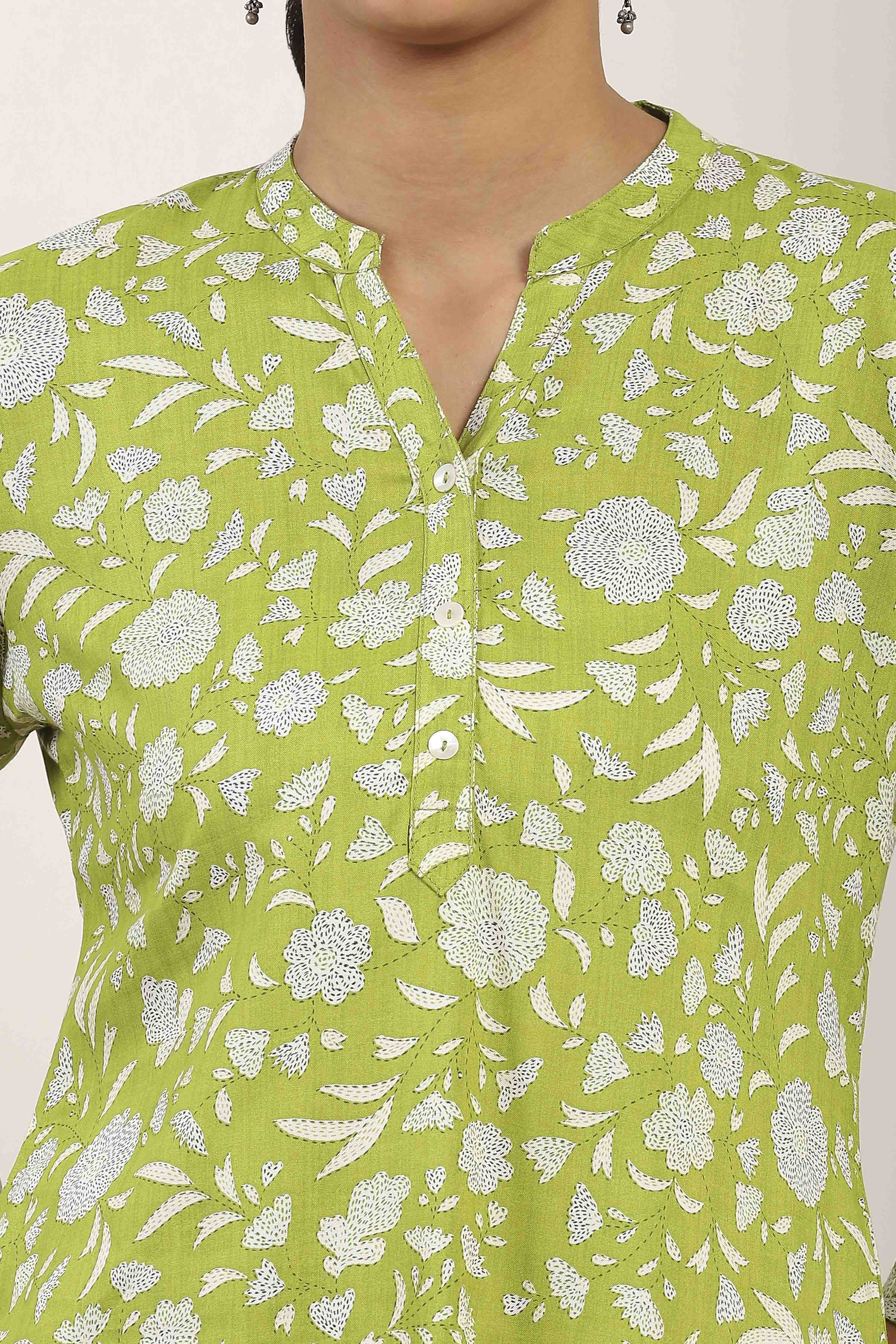 Green Viscose Rayon Straight Kurta Pants Set image number 1