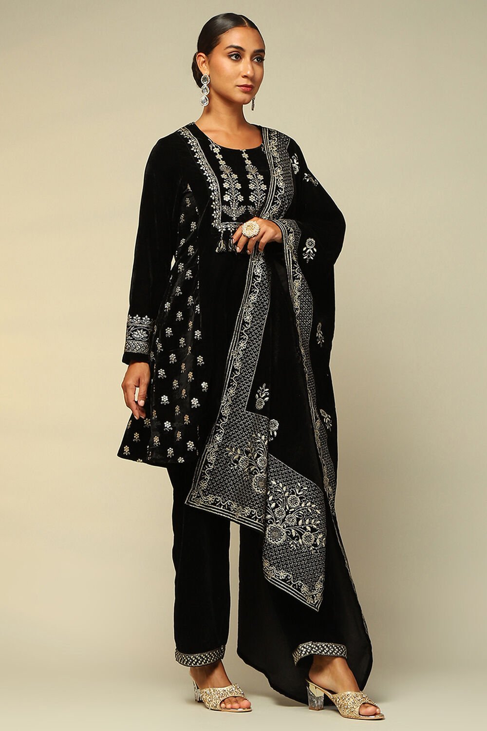 Black Poly Velvet A-Line Printed Kurta Salwar Suit Set image number 5