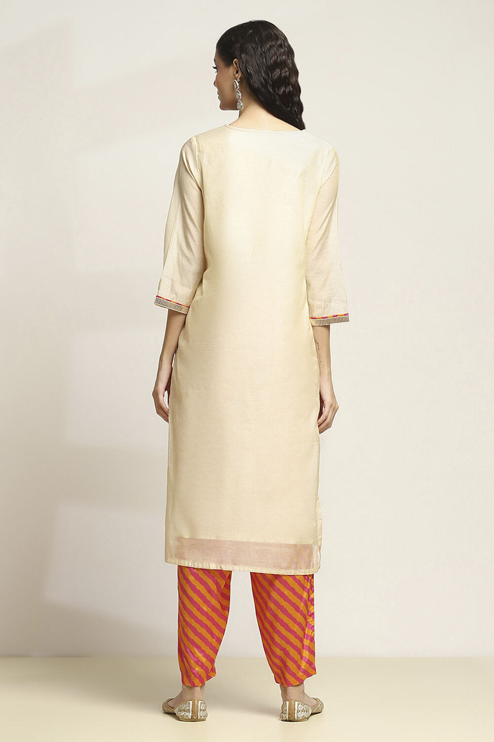 Gold Viscose Straight Set image number 4