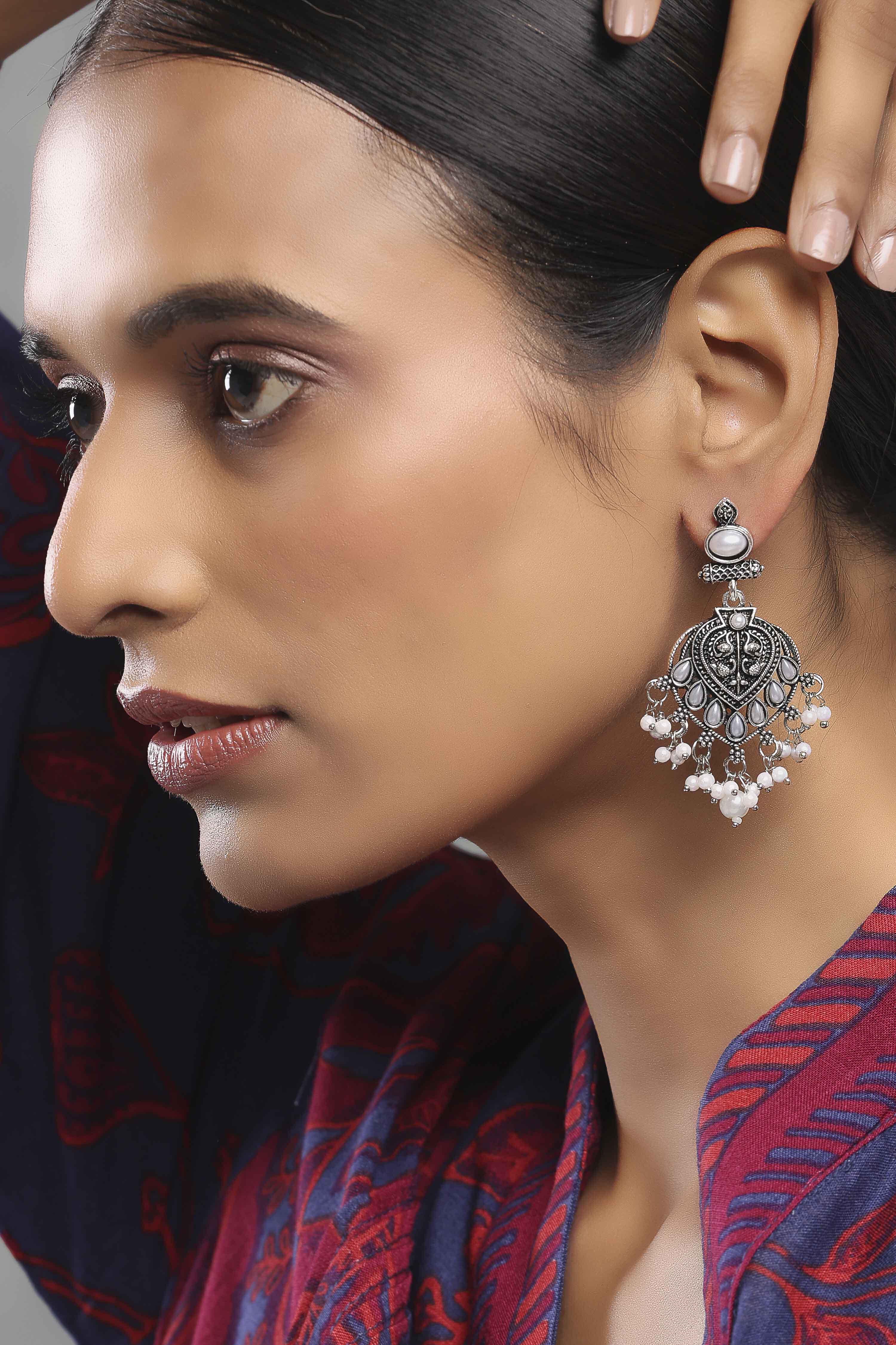 Pearl Alloy Drop & Danglers image number 3