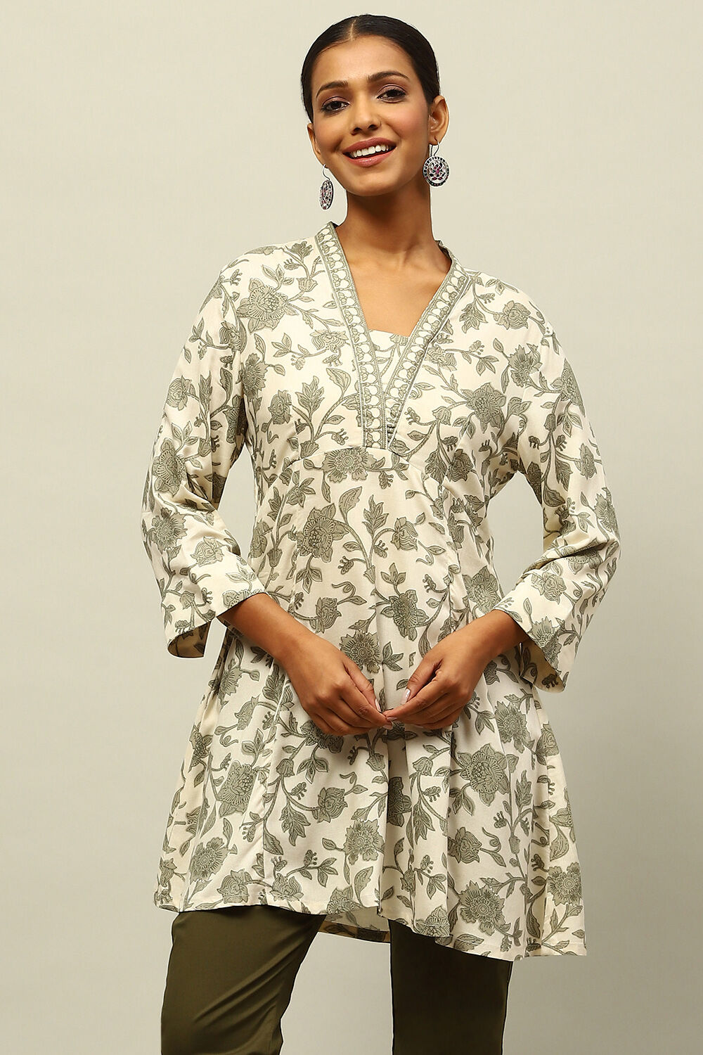 White Rayon Printed Straight Top image number 5